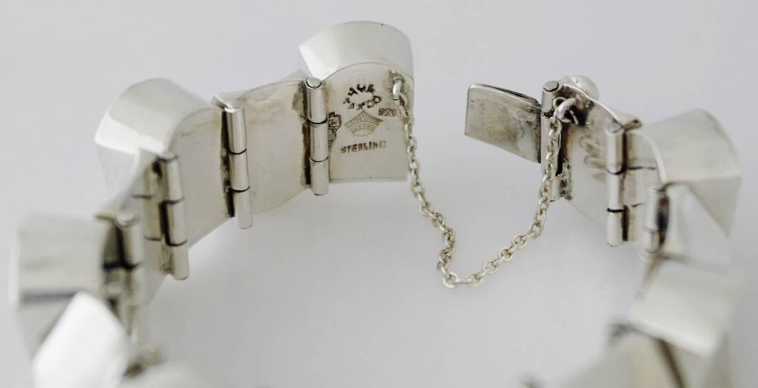 1960s Antonio Pineda Iconic .970 Silver Modernist Bracelet  For Sale 4