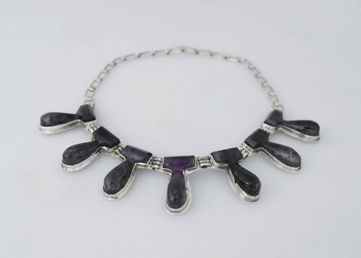 Taxco Sterling Silver and Amethysts Drop Necklace In Excellent Condition For Sale In New York, NY