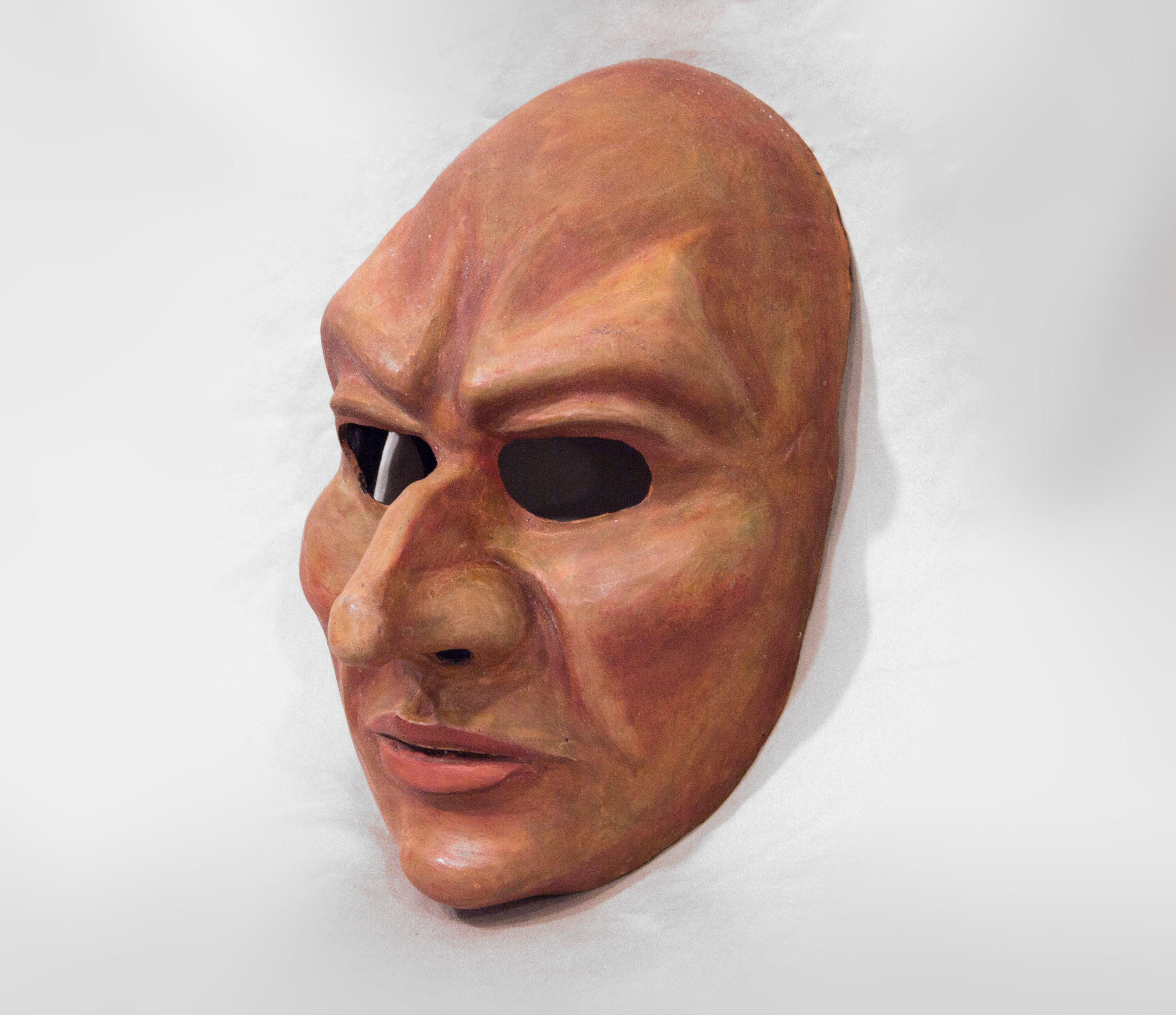 Note: This mask is Made to Order and takes around 1-2 weeks to complete. Custom measurements will be requested upon purchase to ensure a perfect fit!

Want this piece in a different color or need something unique for a special event? Just message me