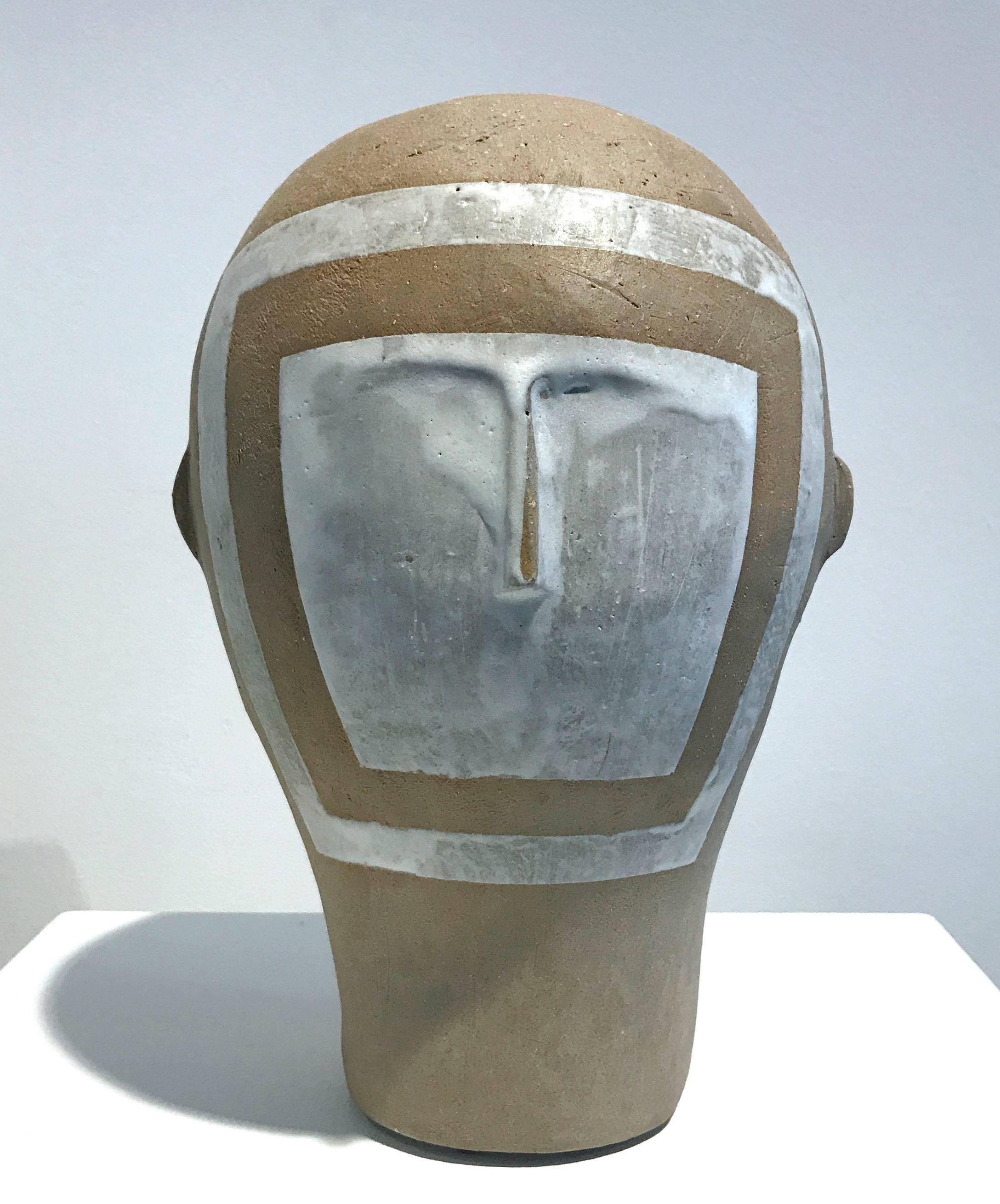 Pascale Girardin Figurative Sculpture - Bust Stoneware