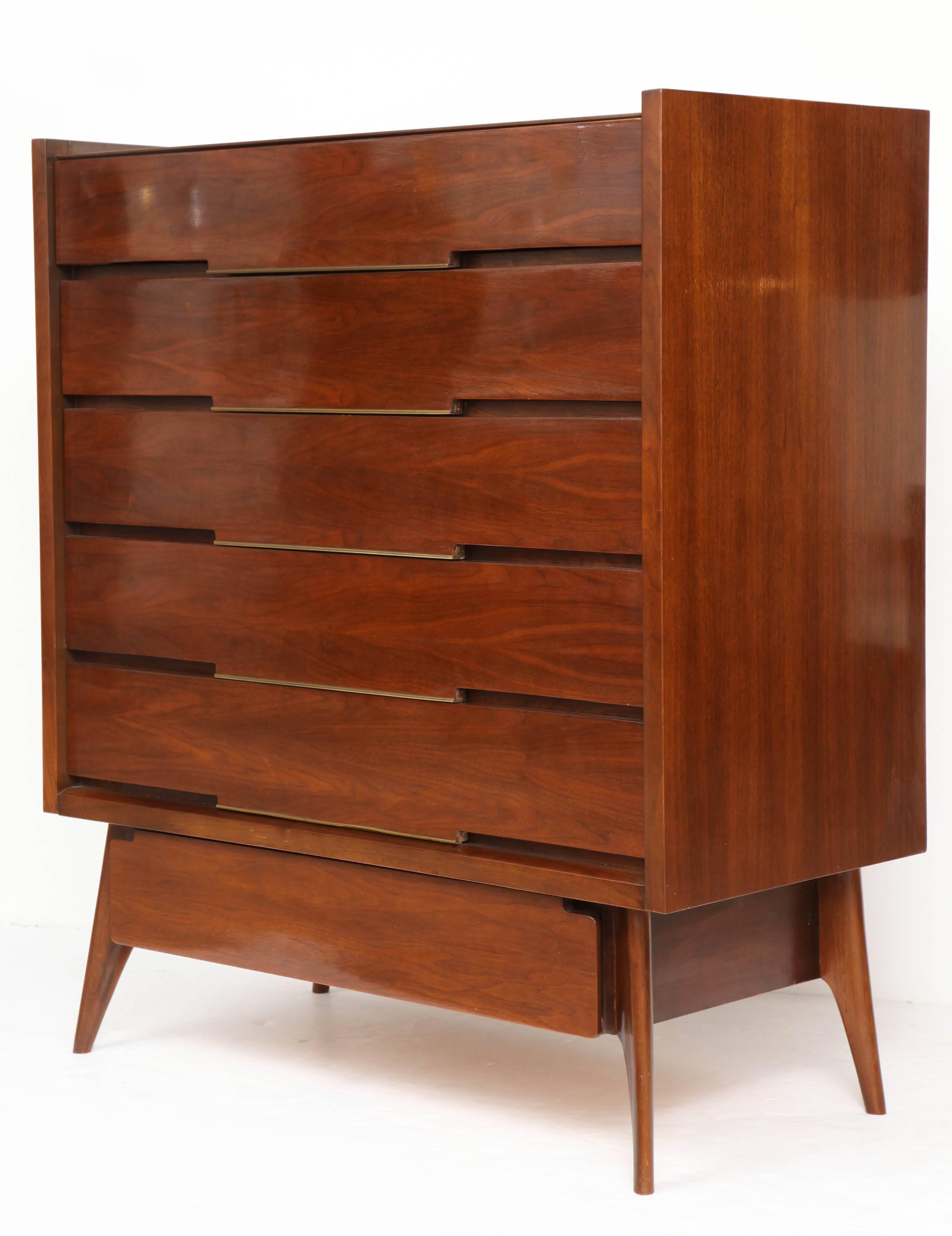 Hokewood Highboy Chest of Drawers In Excellent Condition In Hanover, MA