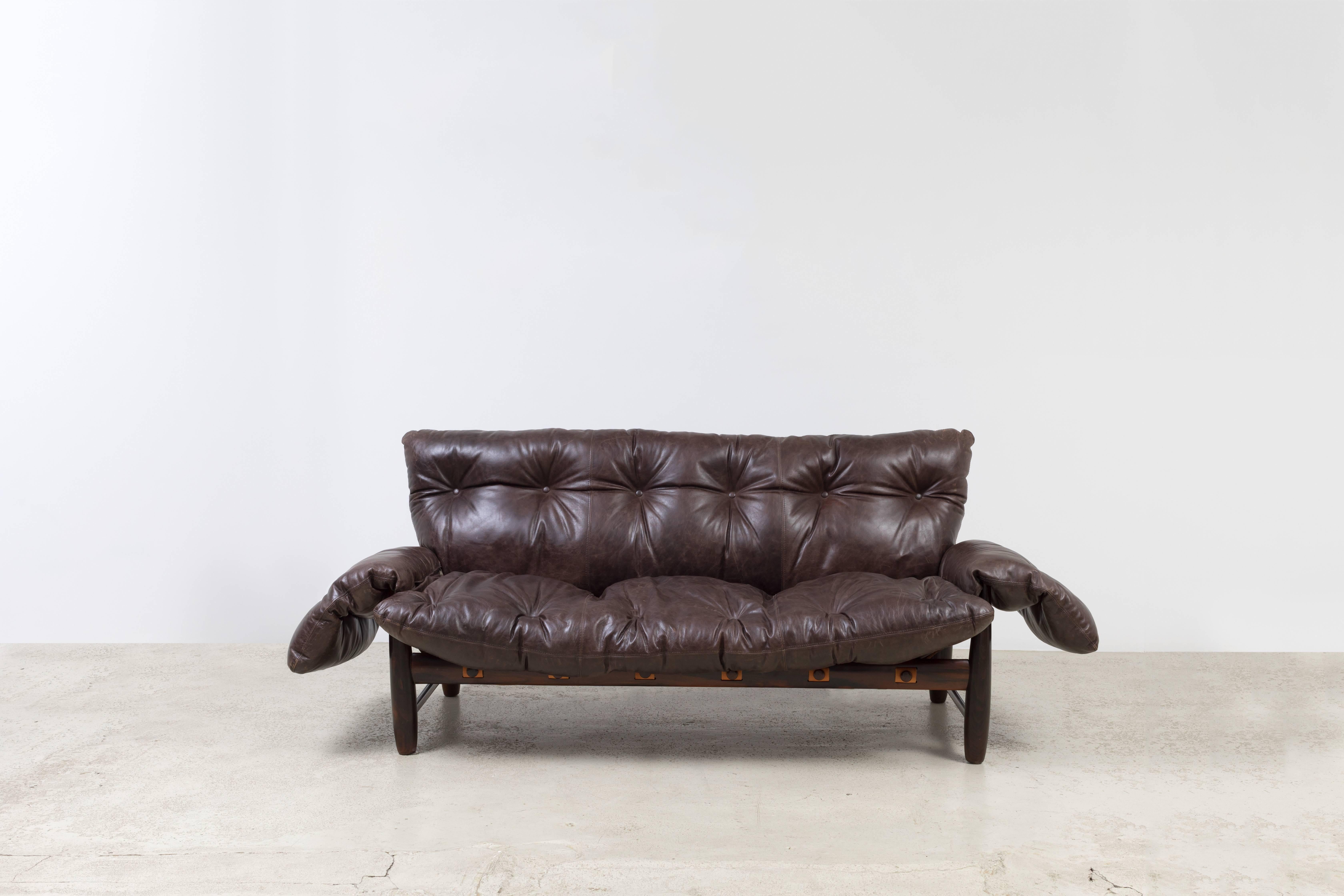 The sofa version for Rodrigues' signature piece. Designed in 1957, the 