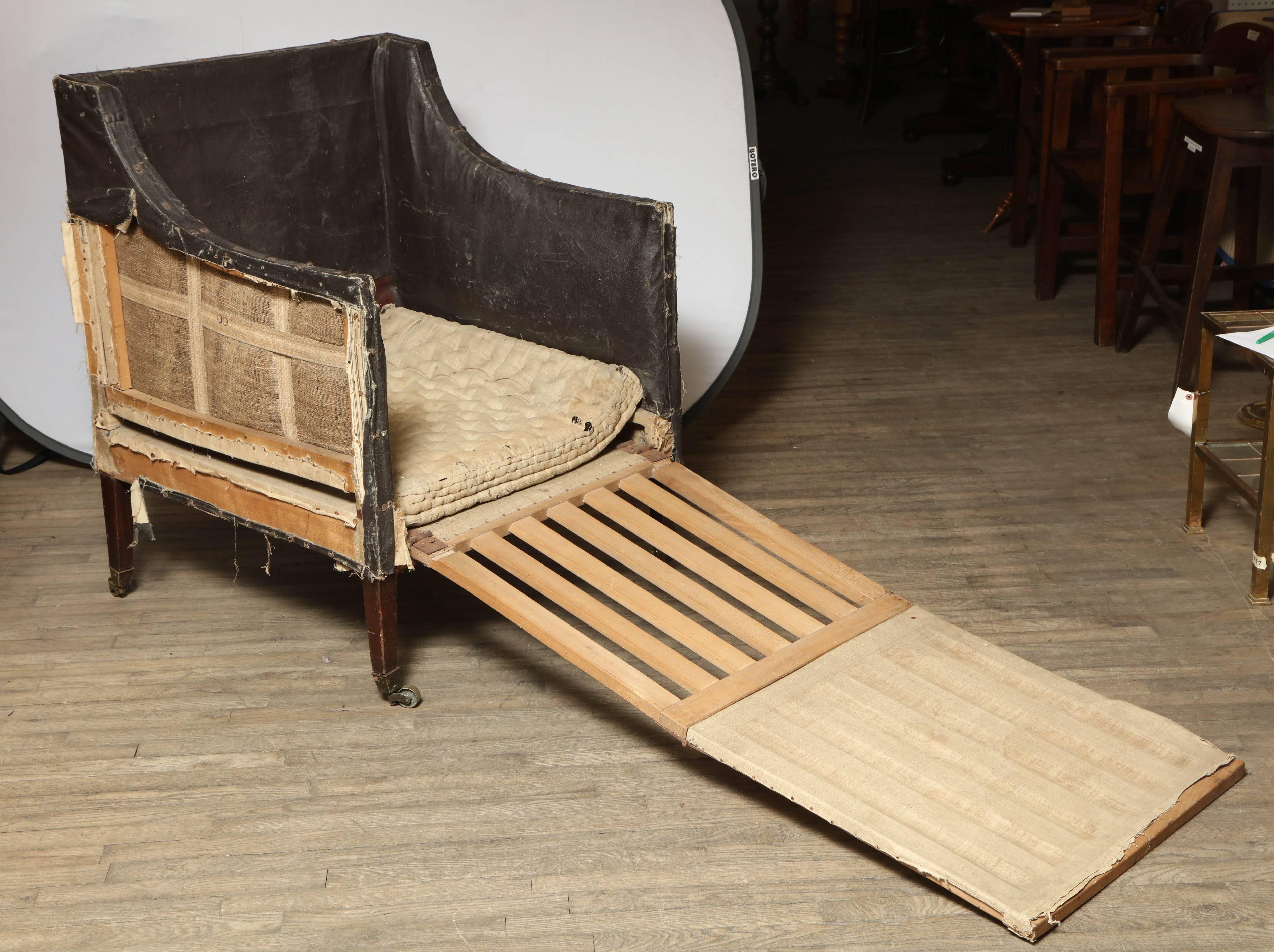 Originaler großer englischer Bibliotheksstuhl aus dem 18. Jahrhundert (Folding Cot in Seat) im Zustand „Starke Gebrauchsspuren“ im Angebot in New York, NY