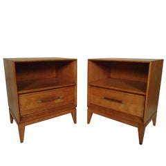 Heywood-Wakefield Co. More Furniture and Collectibles
