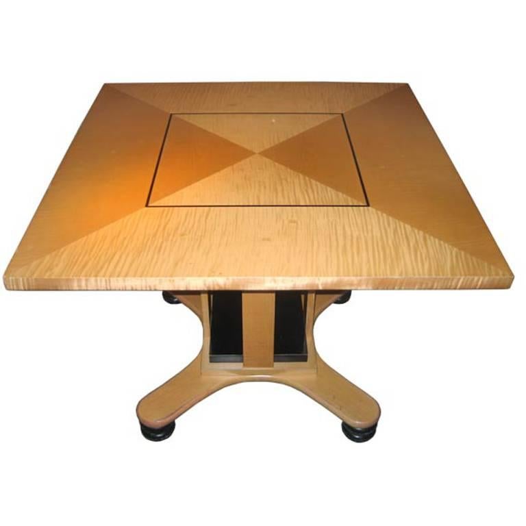 Dining table For Sale at 1stDibs