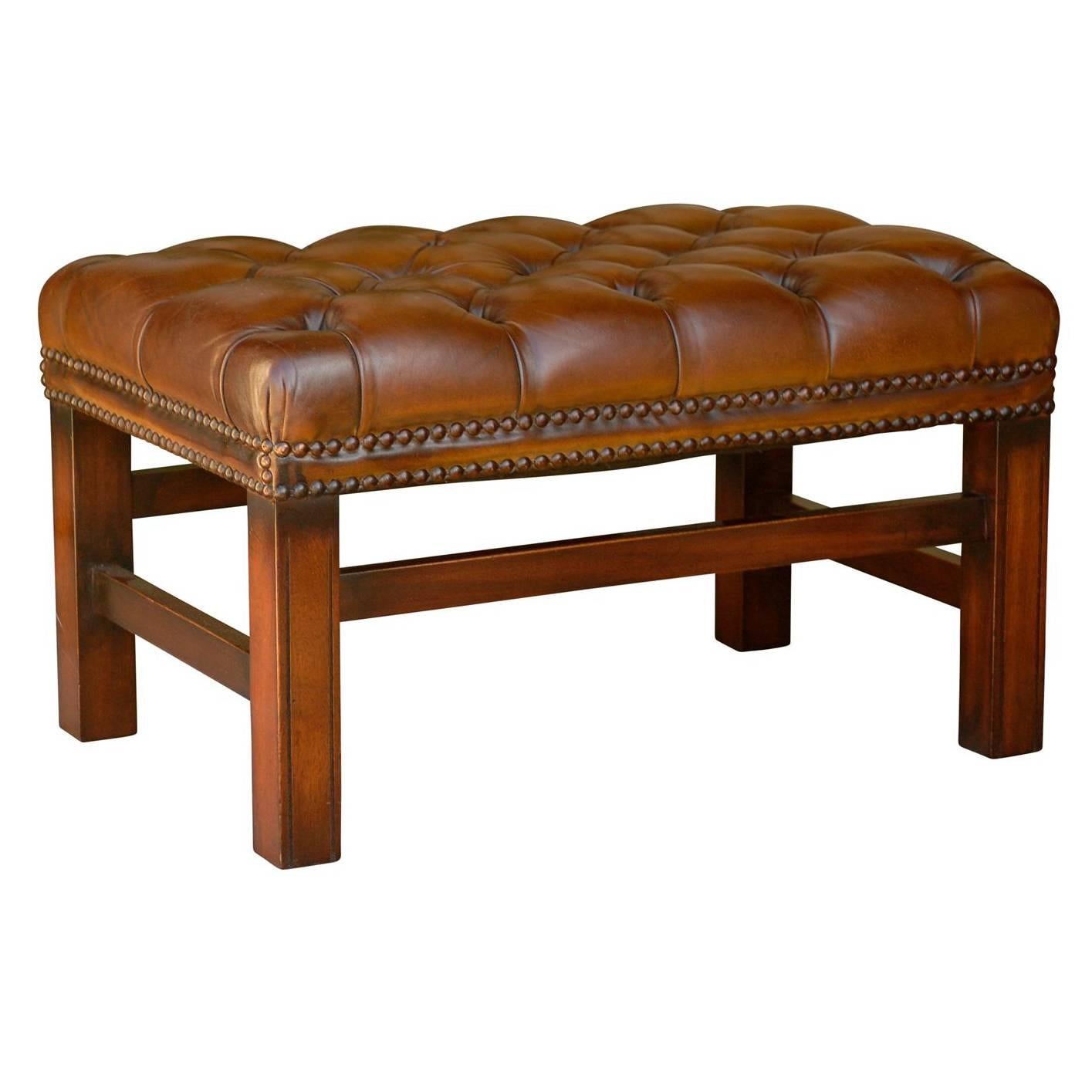 English Mid-Century Wooden Bench with Brown Tufted Leather Seat For Sale