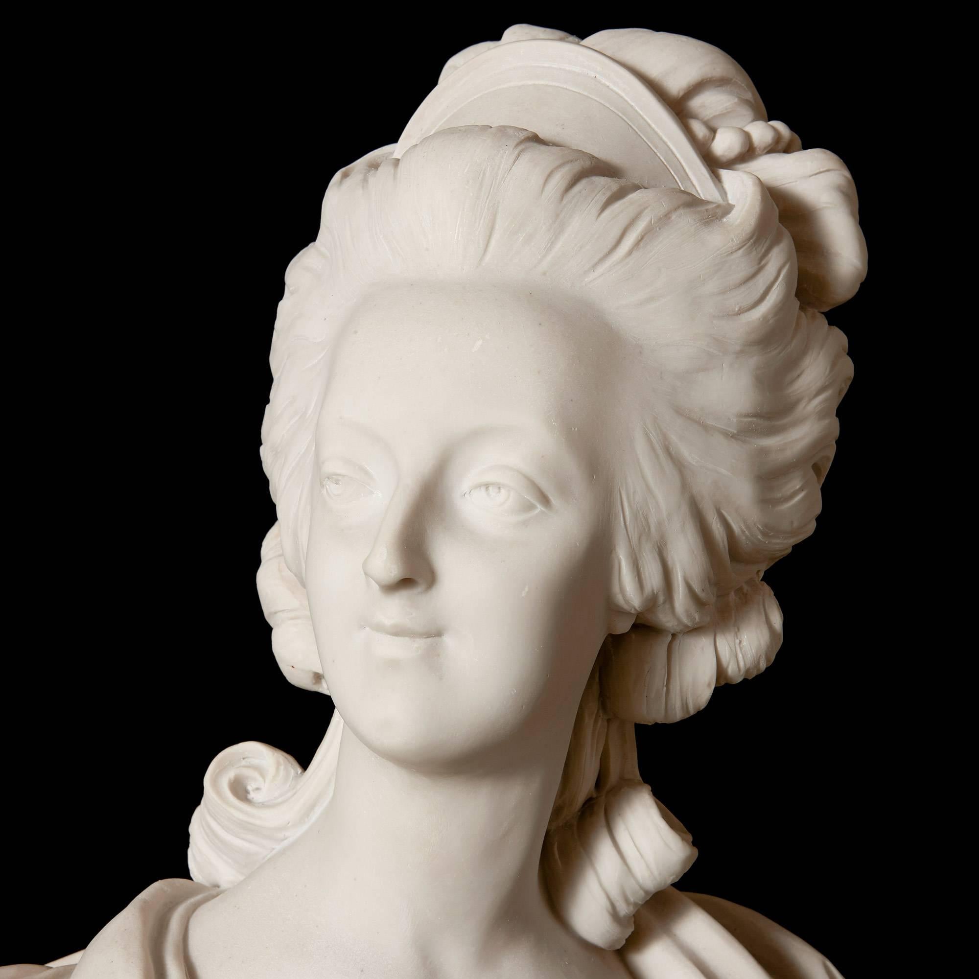 French antique marble bust of Marie Antoinette In Good Condition In London, GB