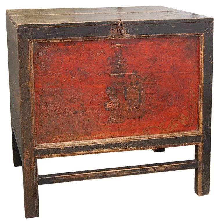 Mid-19th Century Q'ing Dynasty Mongolian Trunk with Original Golden Painting For Sale