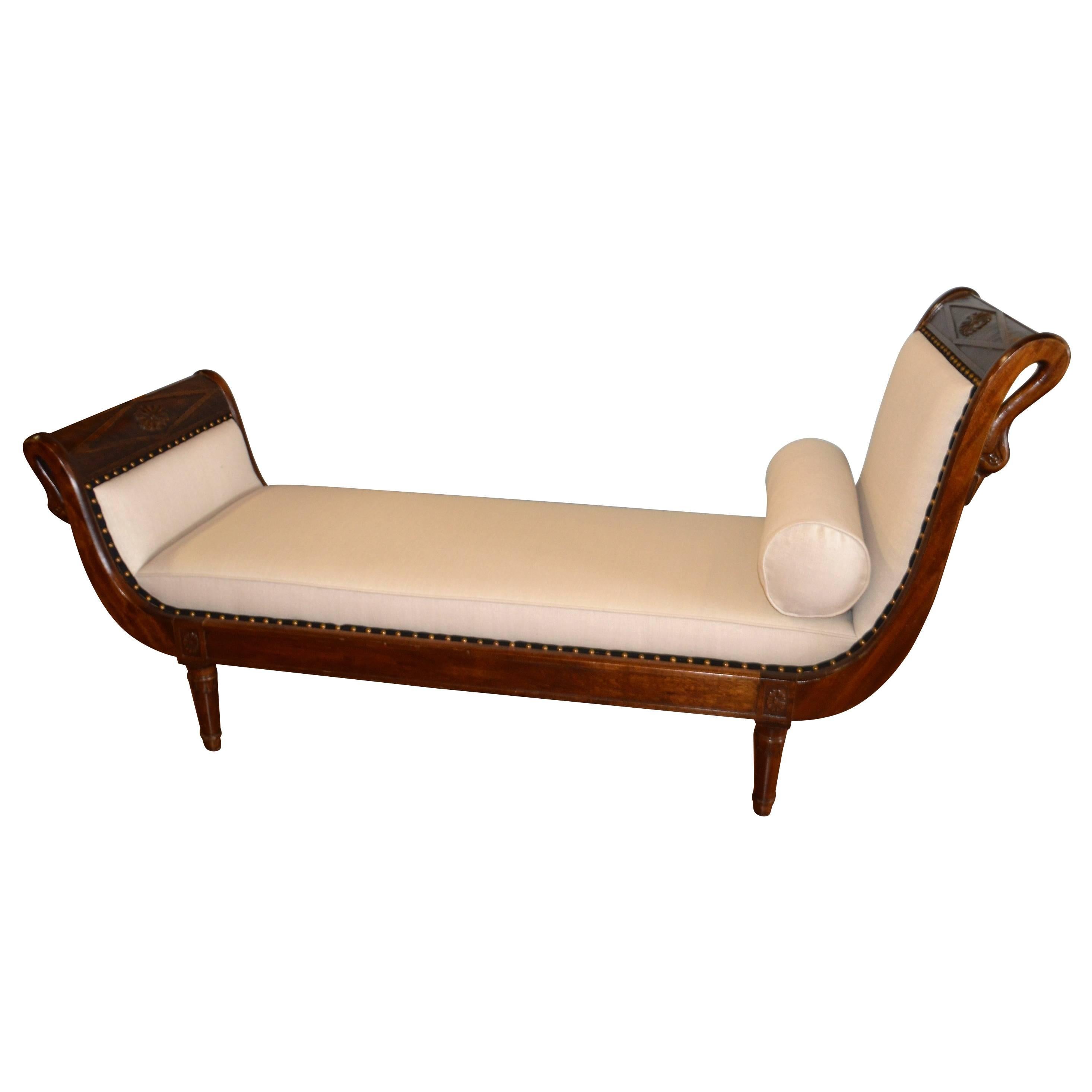 Empire Style Mahogany Chaise with Hand-Carved Swan Motif For Sale
