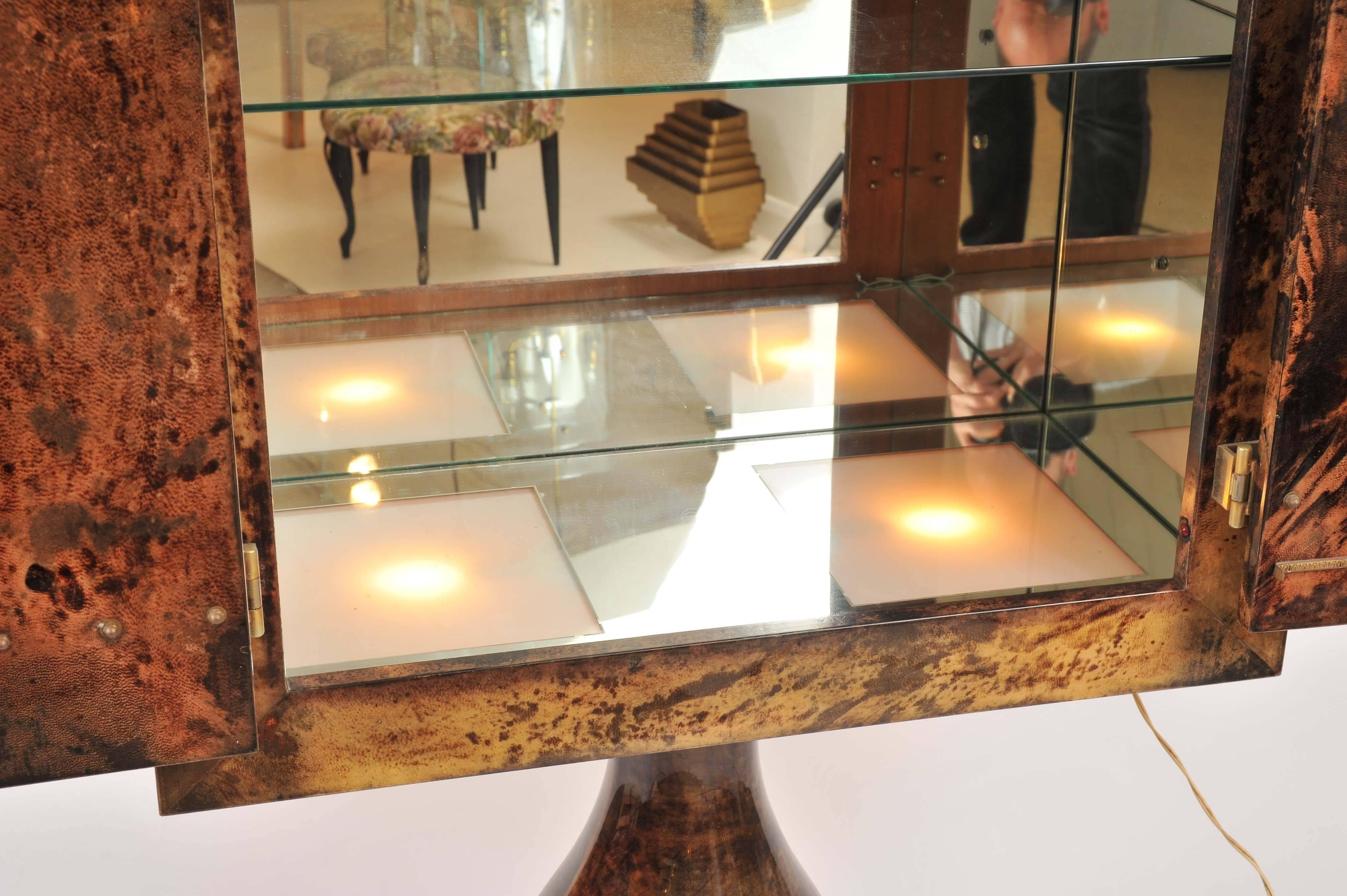 Aldo Tura Bar Cabinet with Illuminated Interior In Excellent Condition In London, GB
