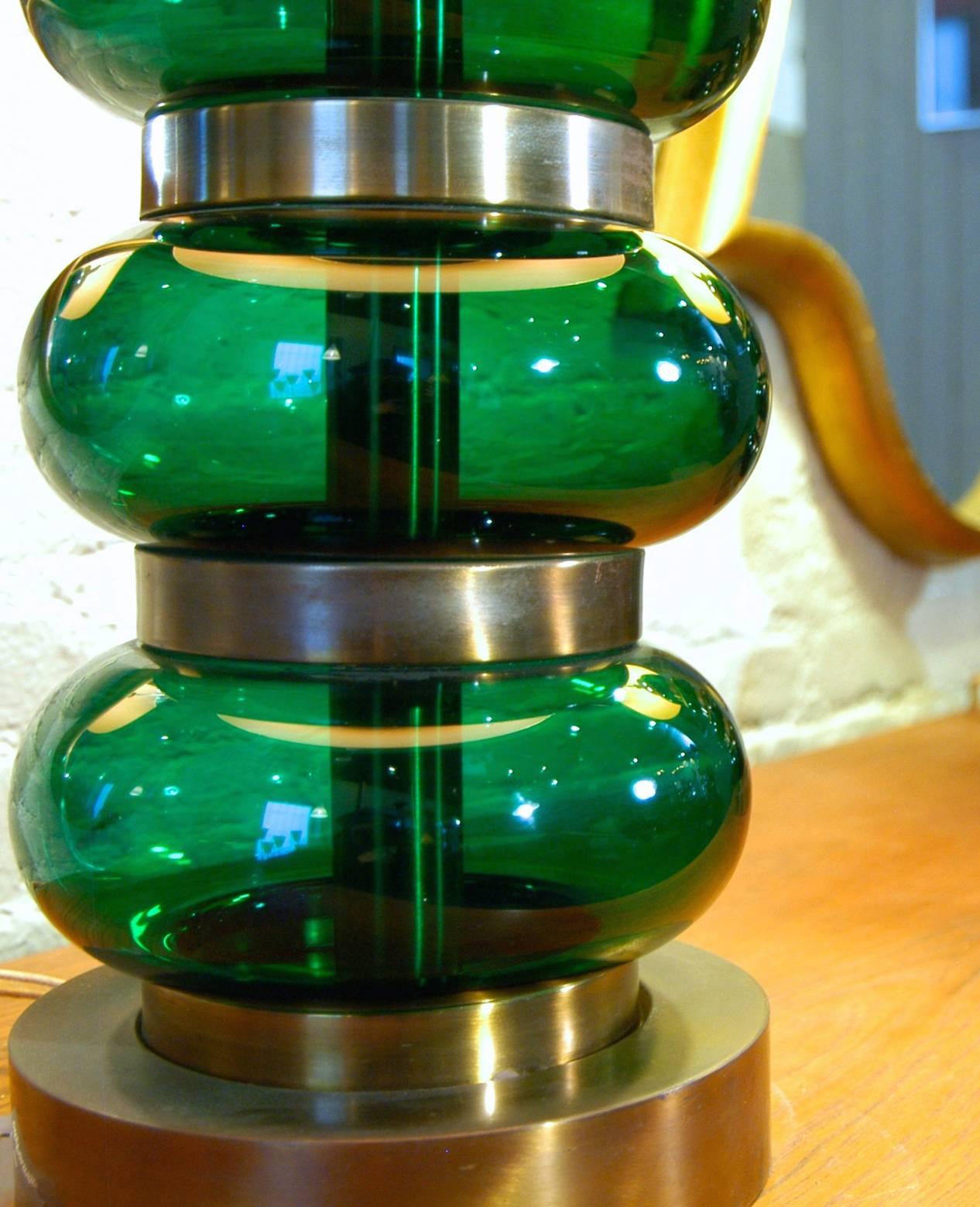 Mid-20th Century Stacked Brass and Glass Table Lamp by Paul Hanson 