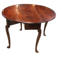 Queen Anne Rounded Drop-Leaf Table with Cabriole Legs
