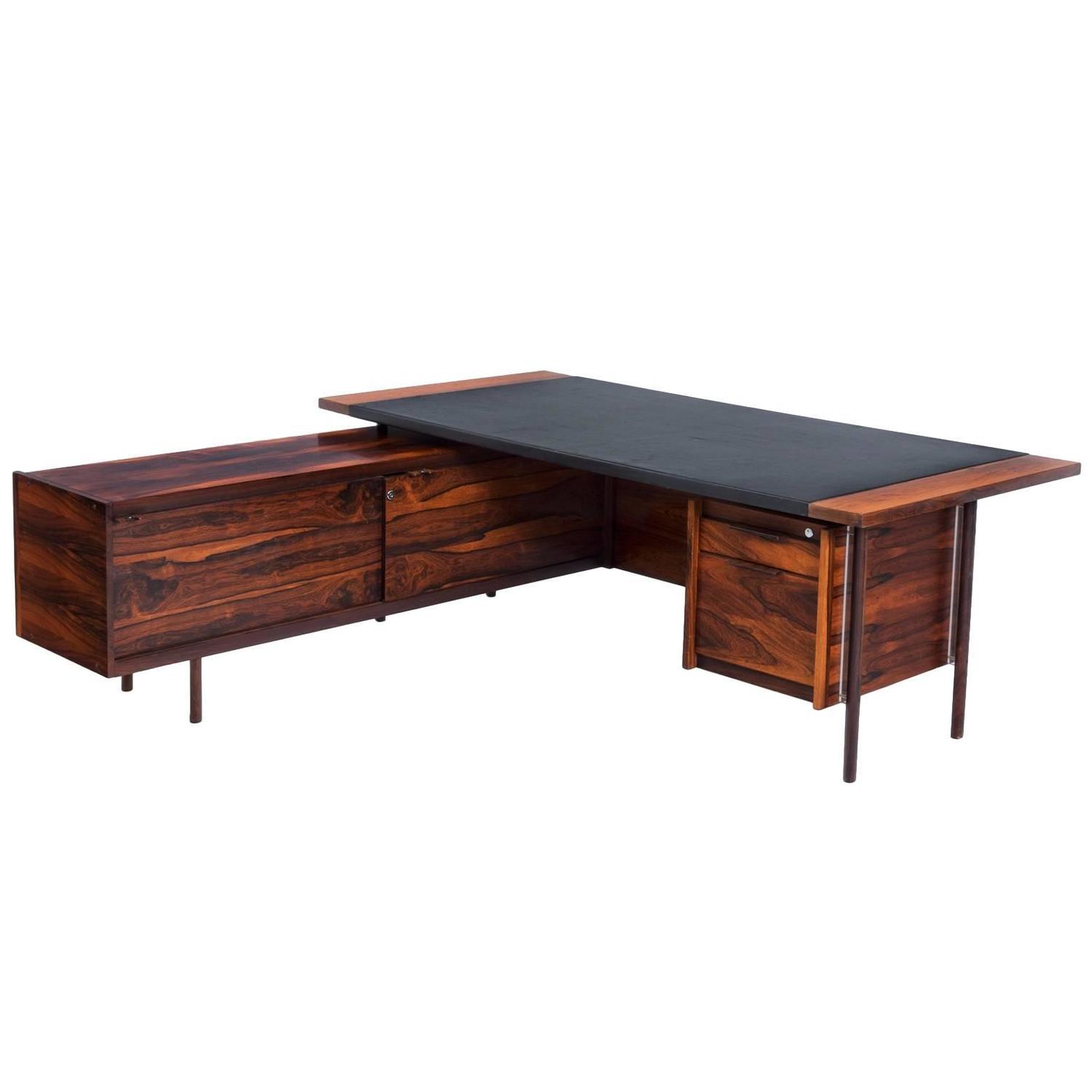 Sven Ivar Dysthe Corner Executive Desk in Rosewood For Sale at 1stdibs
