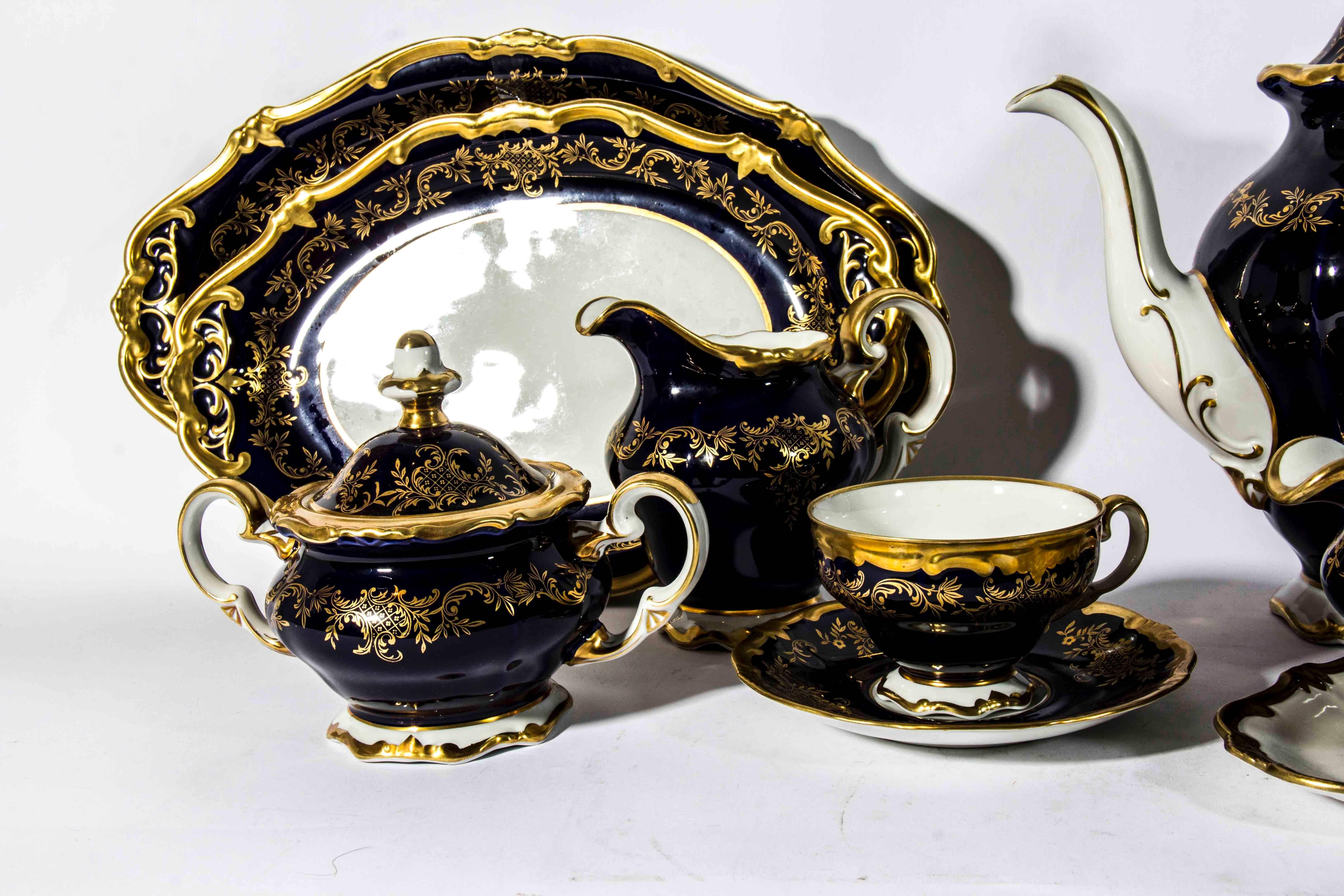 Vintage Weimar Germany Cobalt Porcelain Tea and Dinner Set In Excellent Condition In Tarry Town, NY