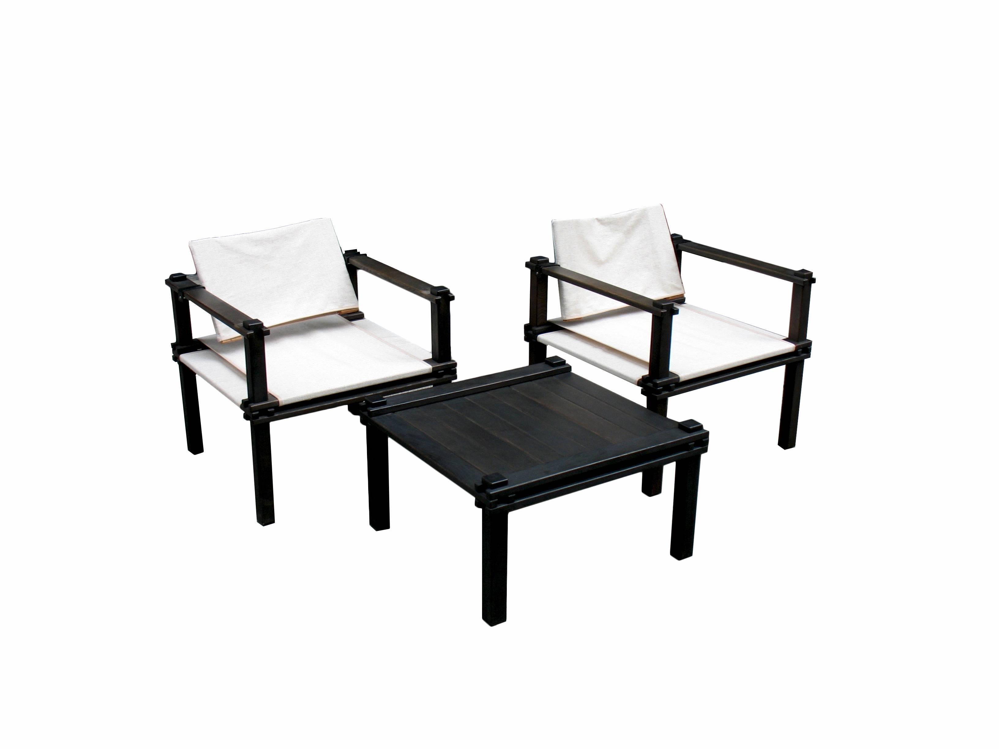 20th Century Pair of Mid-Century Modern Safari Chairs and Table For Sale