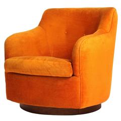 Swiveling Lounge Chair by Milo Baughman 10