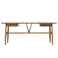 Bureau Hans Wegner Wishbone / Modèle JH 563 de Johannes Hansen au Danemark