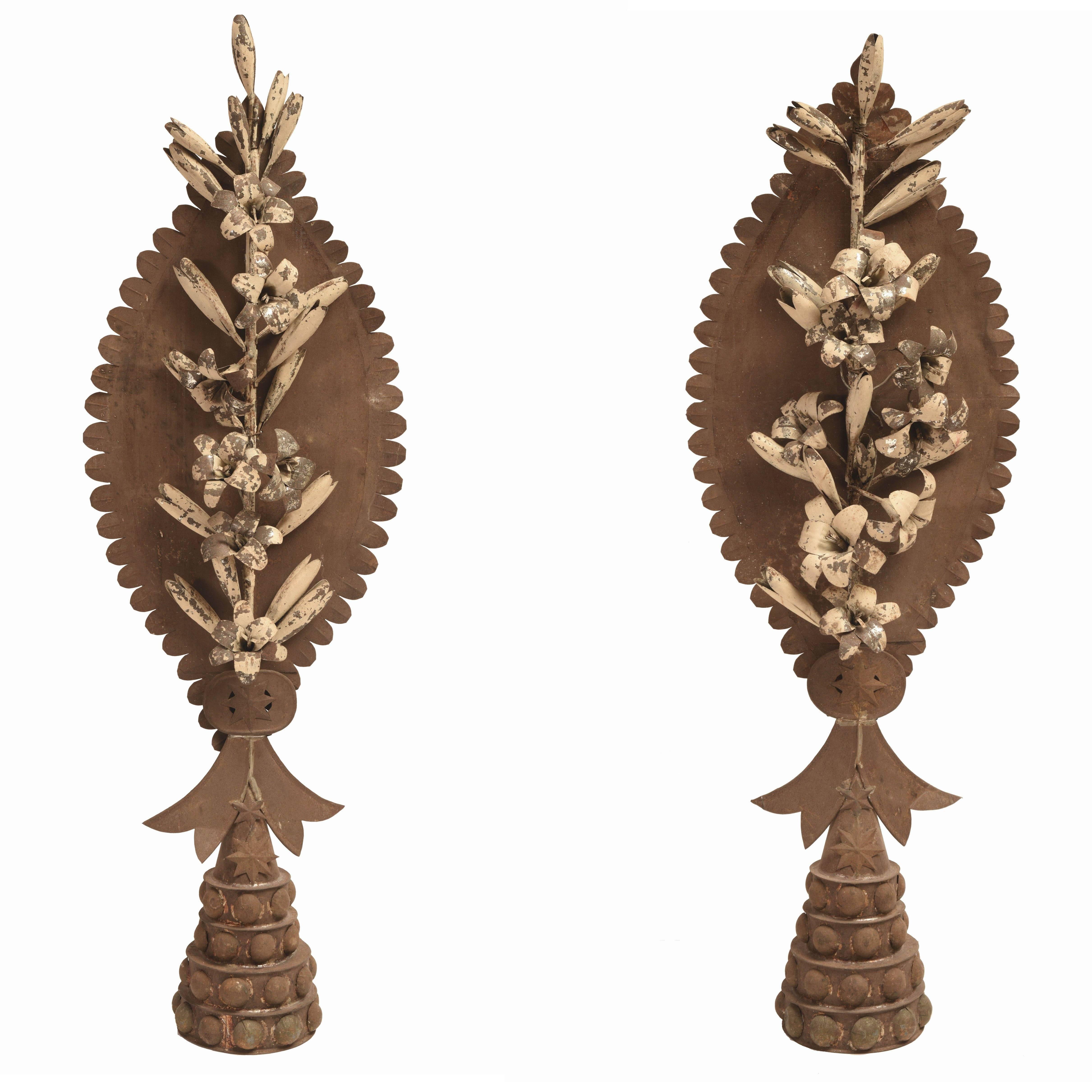 Early 19th Century Pair of Metal Sheet Flowers For Sale