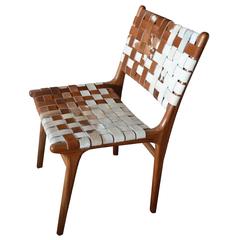 Andrianna Shamaris Premium Stuhl mit doppelter Rückenlehne aus Teakholz und Kuhfell