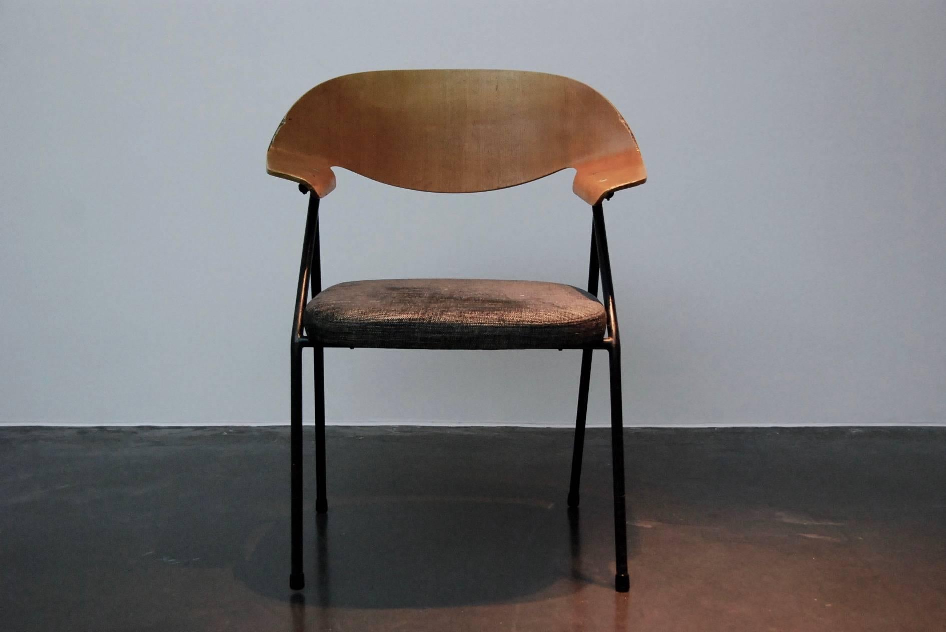 Robin Day Armchair  In Excellent Condition For Sale In Antwerp, BE