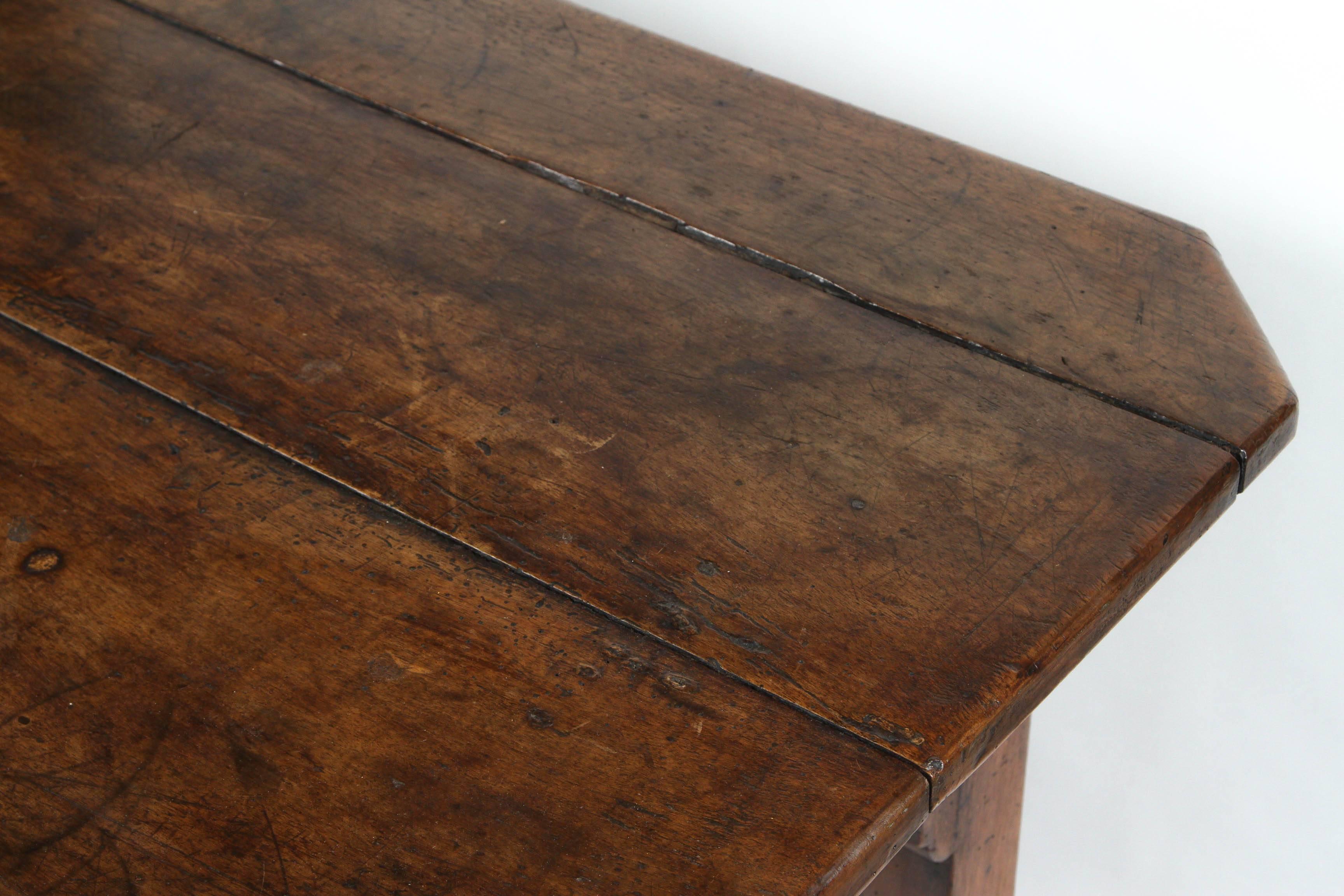 An 18th Century Spanish Walnut Stretchered Table with Drawers, circa 1770 5