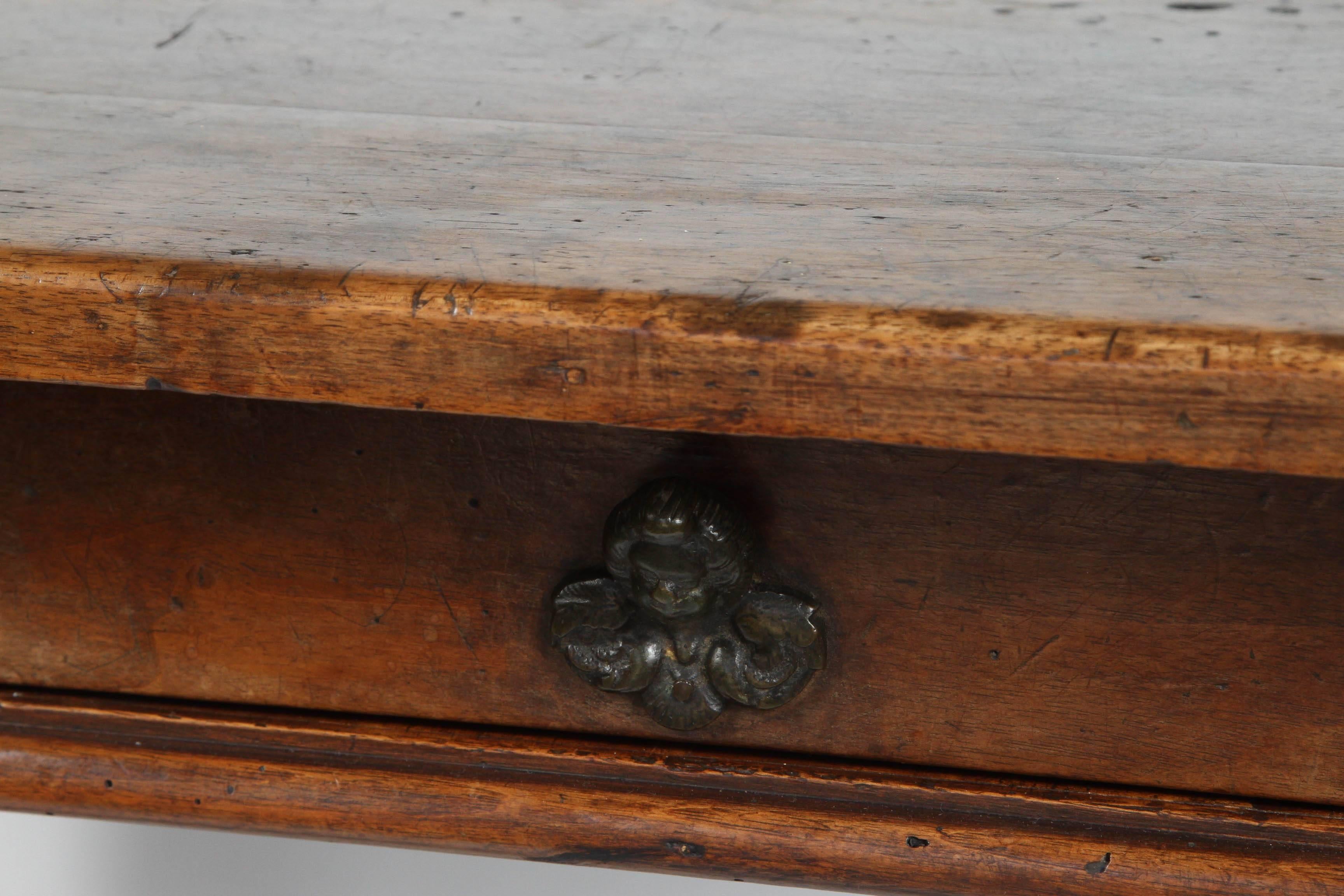 An 18th Century Spanish Walnut Stretchered Table with Drawers, circa 1770 4