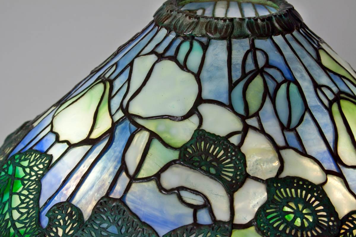 American Tiffany Studios 'Poppy' Table Lamp For Sale