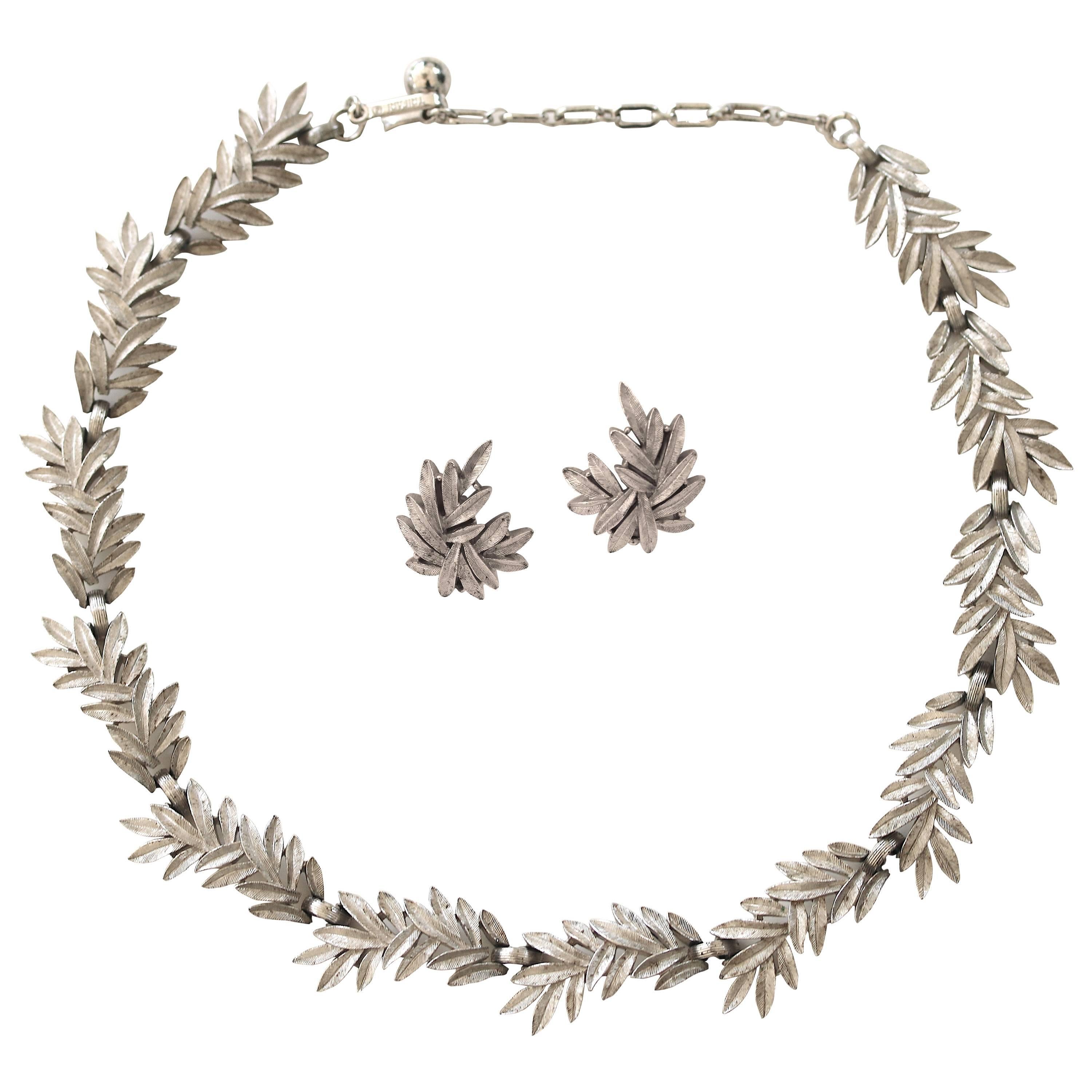 1950s Trifari Organic Modern Silver Leaf Necklace & Earrings Set For Sale