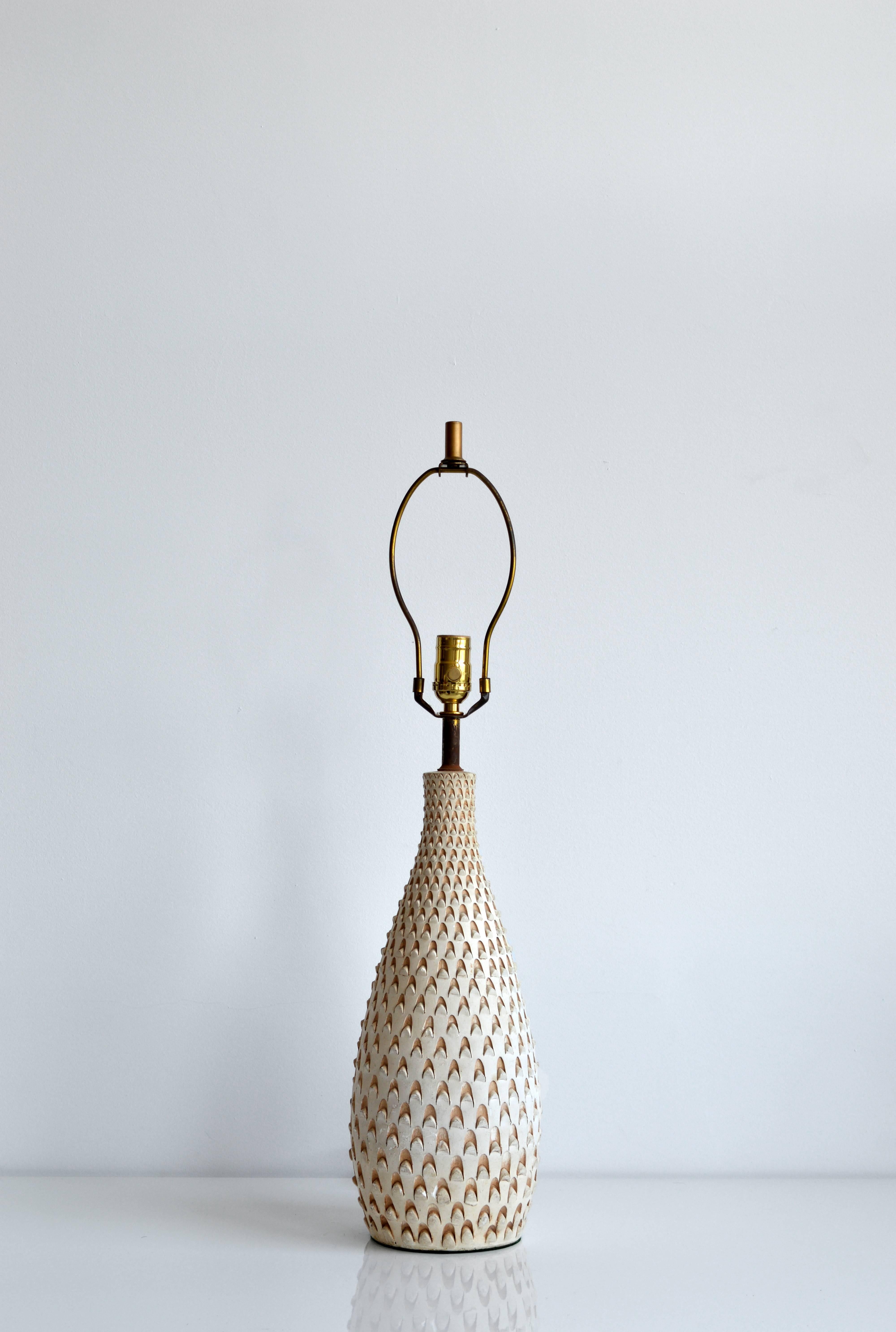 Textured Pottery Table Lamp In Good Condition In New York, NY