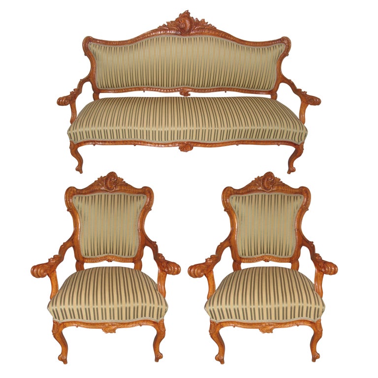 18th Century Italian Baroque Salon Suite Composed of Two Armchairs and a Sofa For Sale