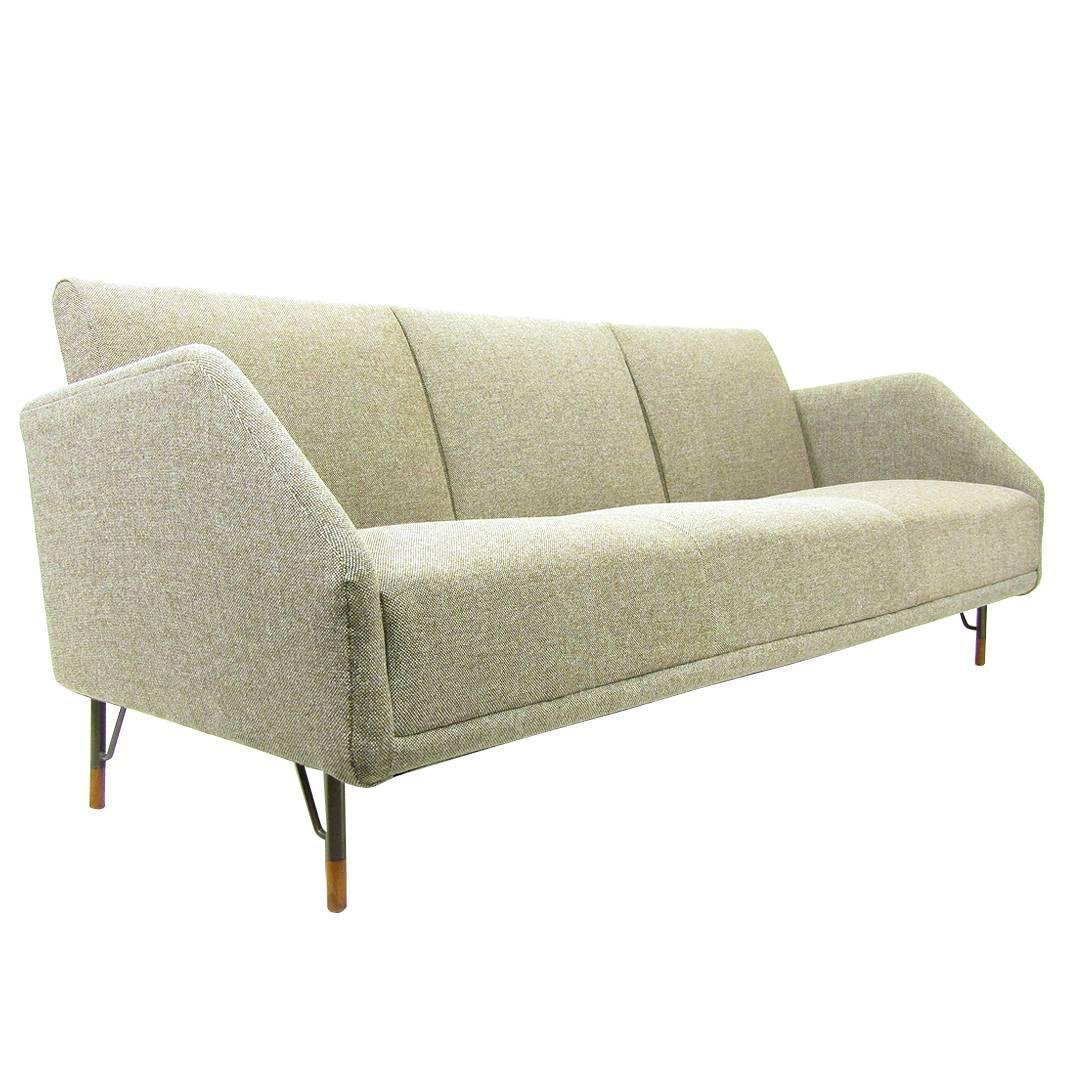 A perfectly-proportioned 1960s BO-77 sofa by Finn Juhl for Bovirke.
 
It has been newly reupholstered in Kvadrat Hallingdal fabric.

Fully authenticated, this design is listed and illustrated by the Danish Design Museum.

Designed in 1953, the