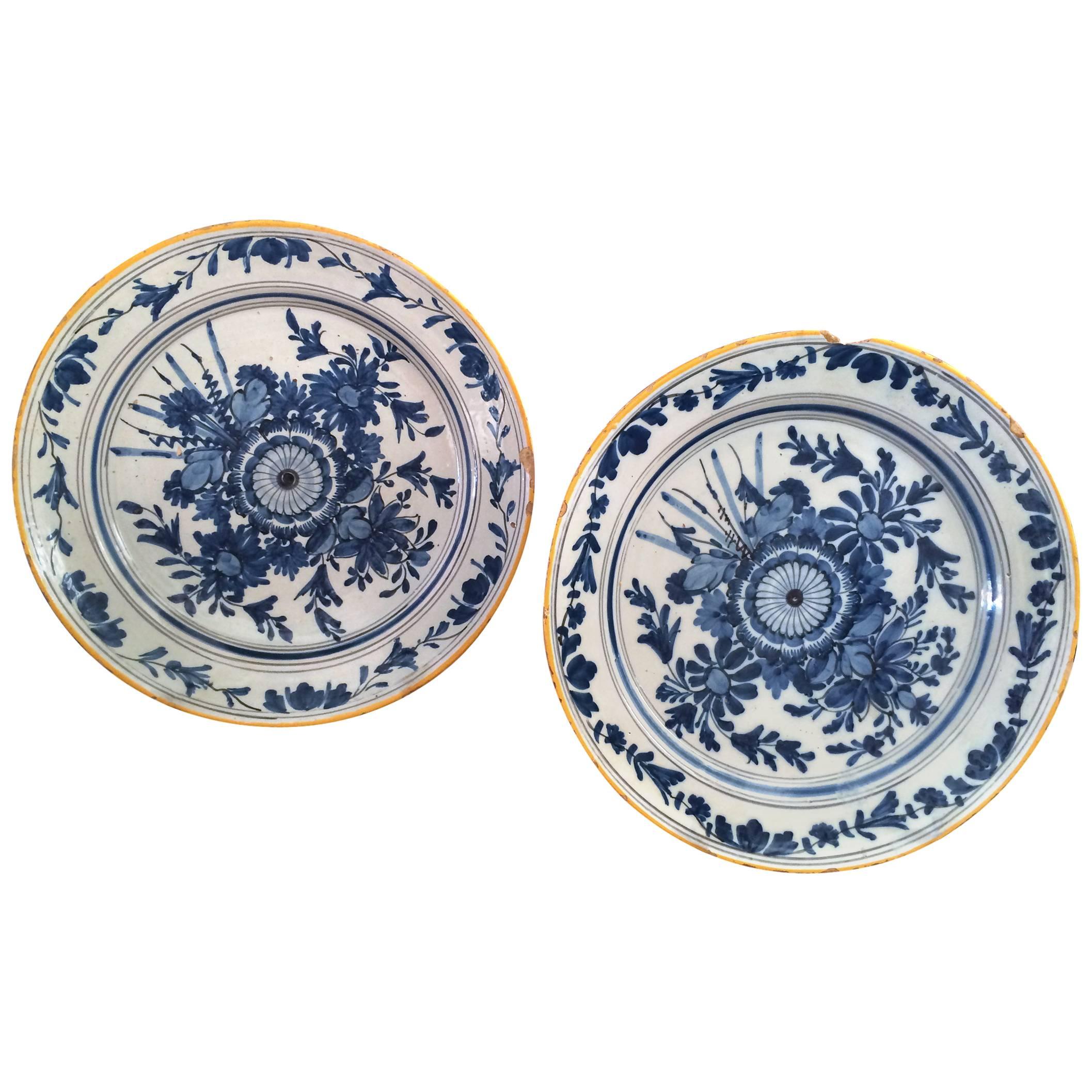 18th Century Pair of Large Delft Blue and White Plates In Excellent Condition In Montecito, CA