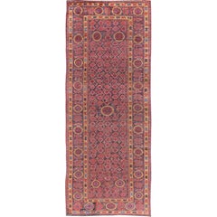 Rare tapis Beshir long de galerie ancien du 19ème siècle aux couleurs uniques