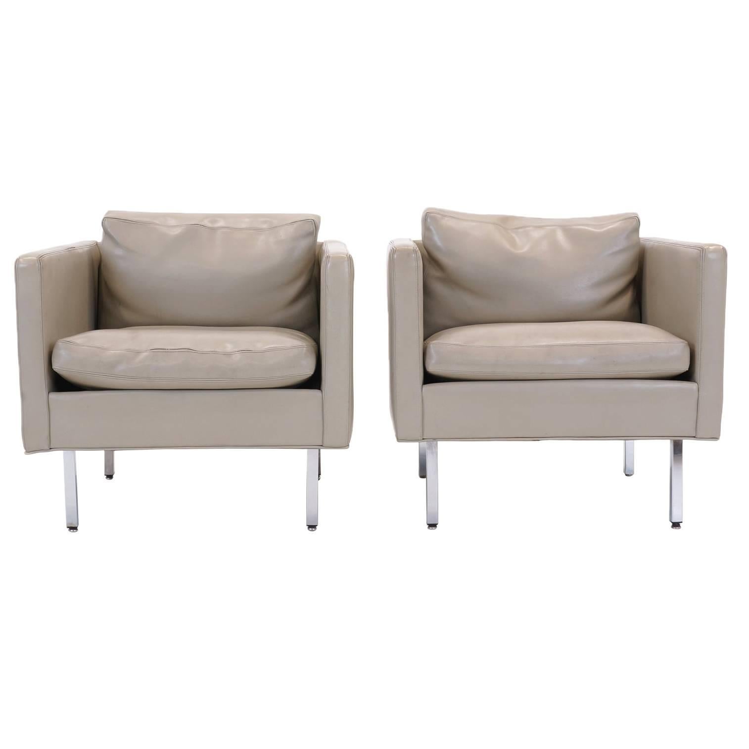 Pair of Even Arm Cube Lounge Chairs by Milo Baughman for Thayer Coggin