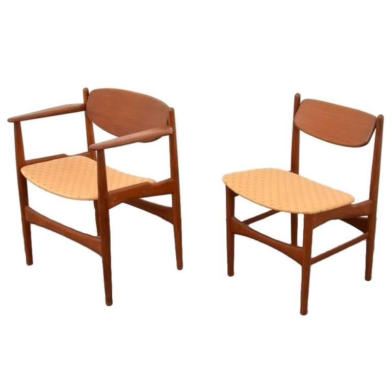 Hovmand-Olsen Tisch und Stühle, Sechs Stühle mit Tischblättern, 1950er Jahre, Dänemark