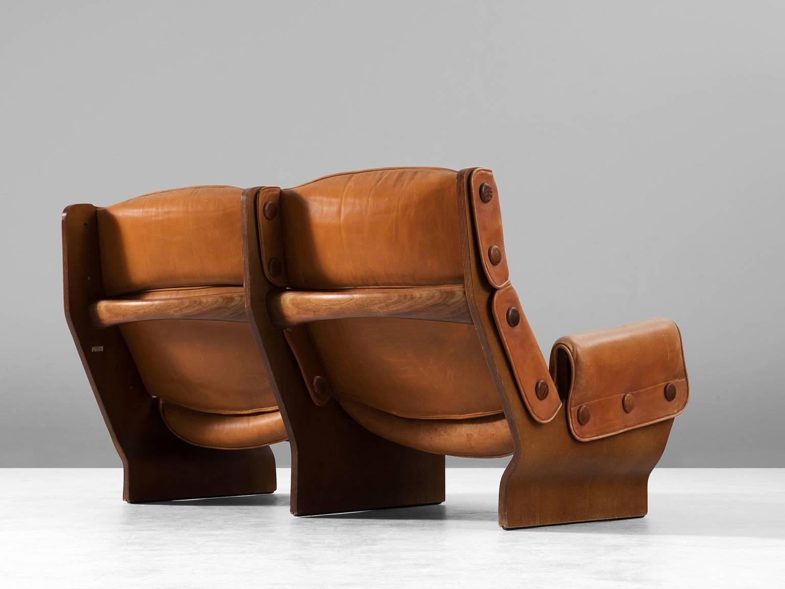 Osvaldo Borsani Teak and Cognac Leather Sofa for Tecno, Italy 3