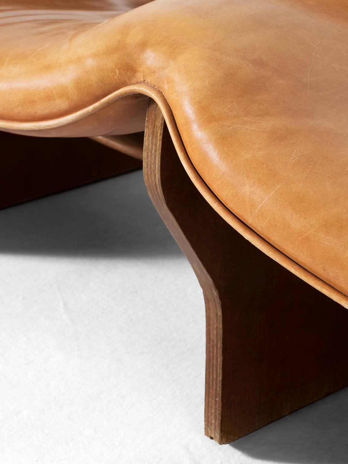 Osvaldo Borsani Teak and Cognac Leather Sofa for Tecno, Italy 2