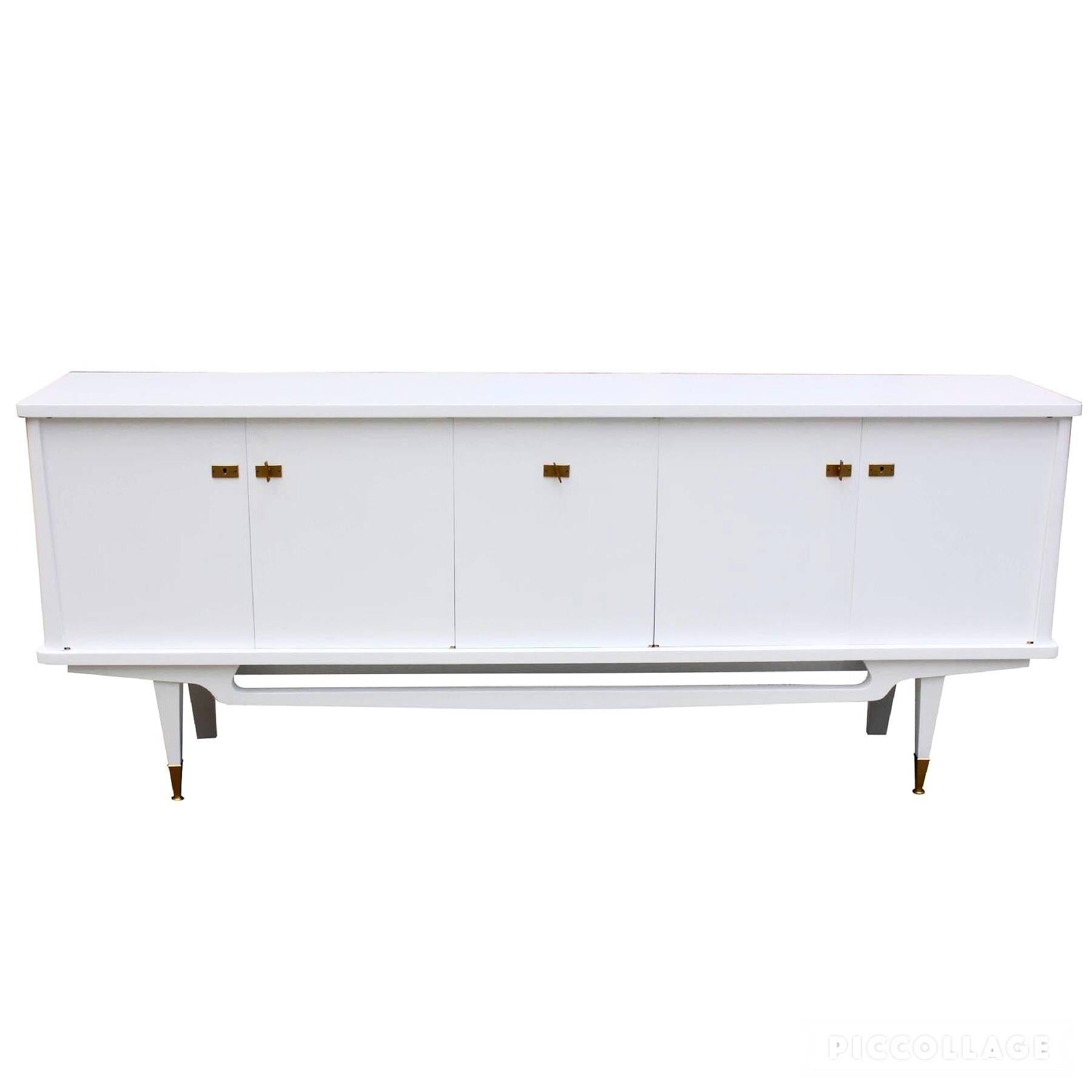 French Art Deco / Art Modern Snow White Lacquered Sideboard, 1940s