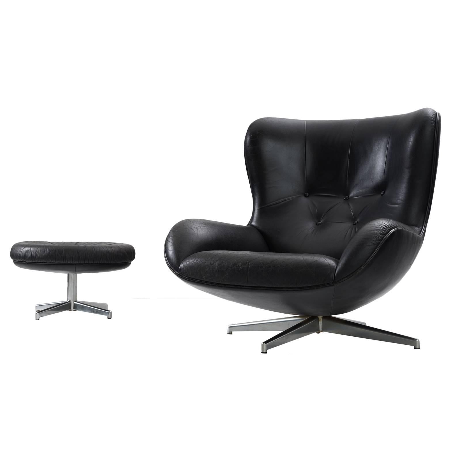 Illum Wikkelsø Lounge Chair and Ottoman in Black Leather