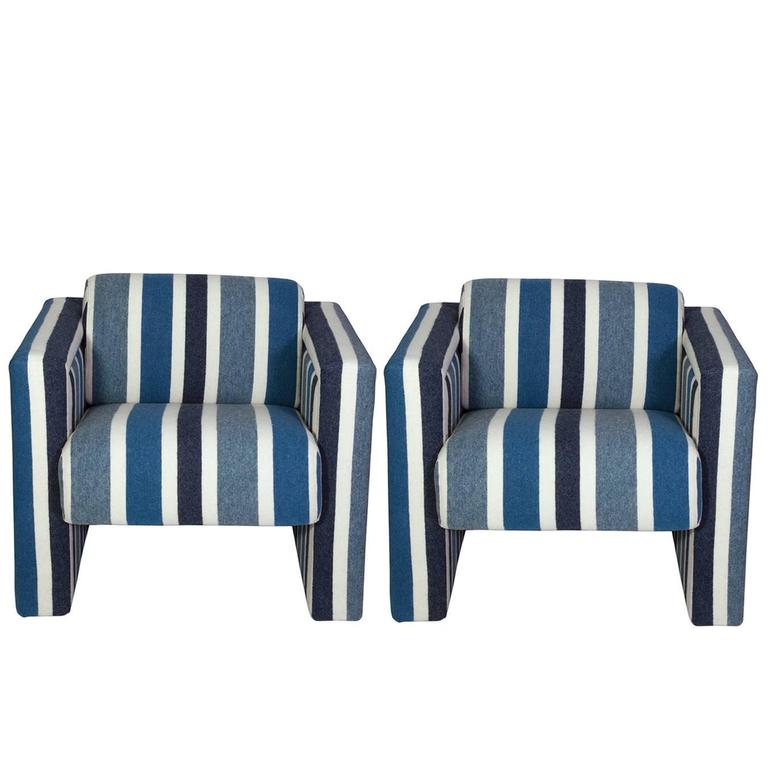 Classic Pair Of Club Chairs In Blue And White Linen At 1stdibs Nautical Club Chairs In Blue And White Wool Pair