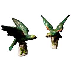 Dramatic pair of green porcelain parrots, Paris, late 18th - Early 19th century