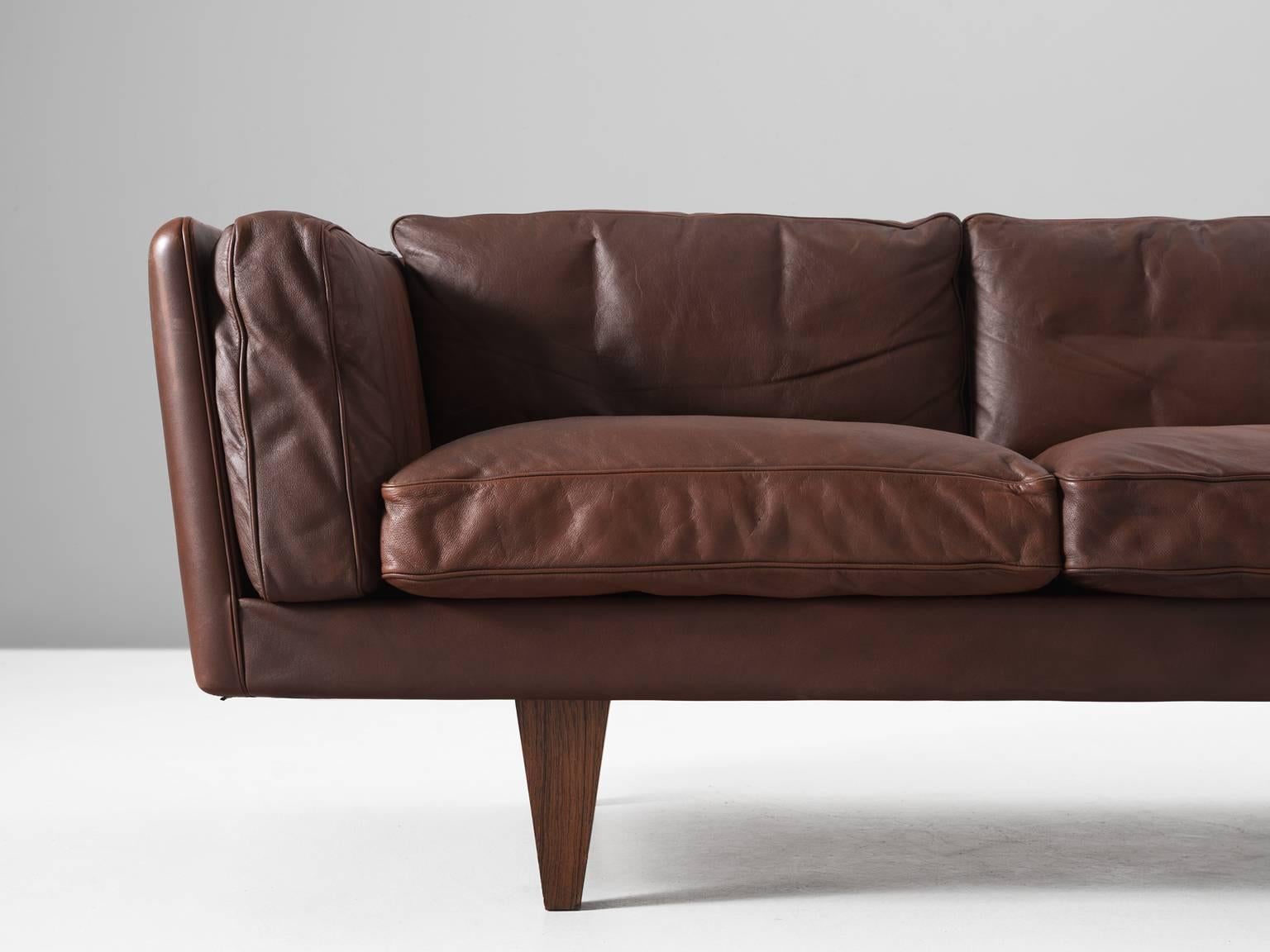 Illum Wikkelso Completely Restored 'V11' Sofa in Brown Leather and Rosewood In Excellent Condition In Waalwijk, NL