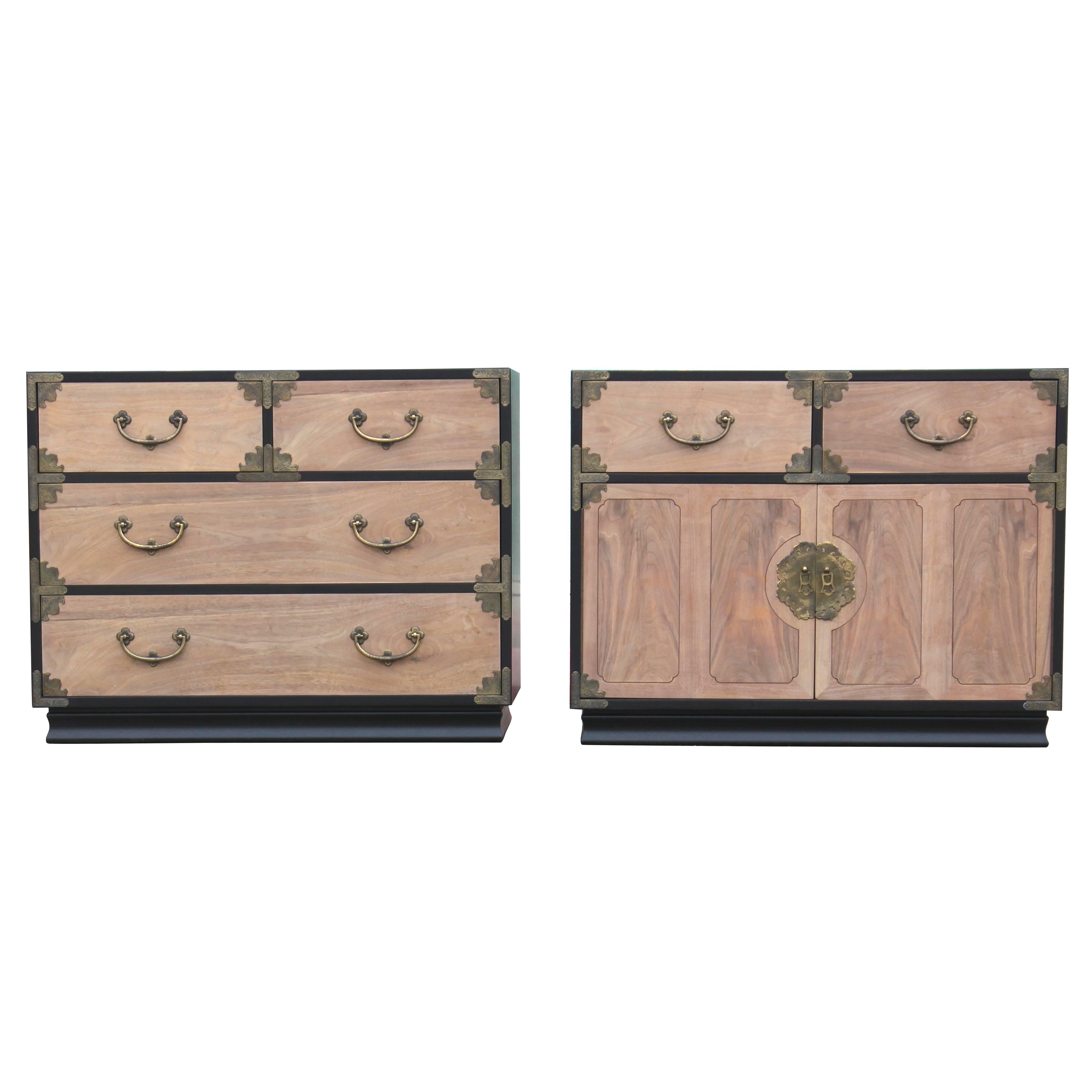 Pair of Henredon Two Tone Bachelors Chests / Nightstands w/ Brass Hardware