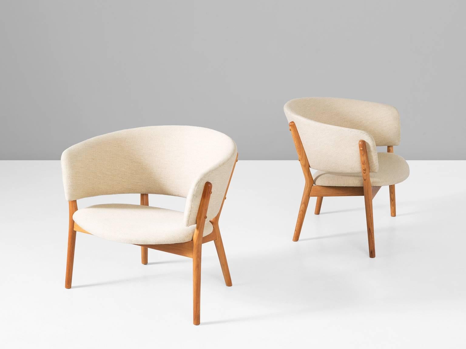Mid-Century Modern Nanna Ditzel Set of Two Lounge Chairs in Teak and Off-White Fabric