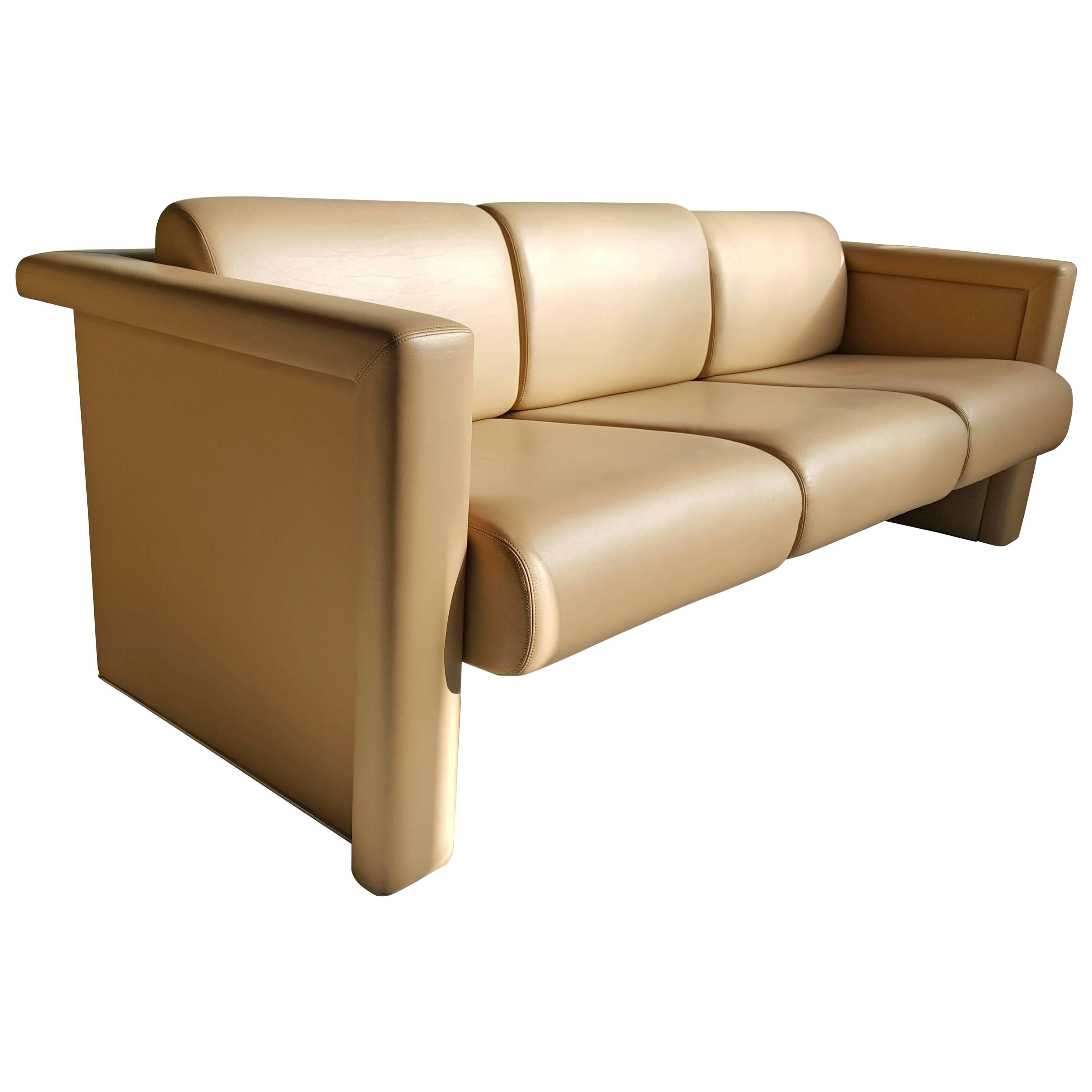 Modernist Italian Leather Sofa by Knoll