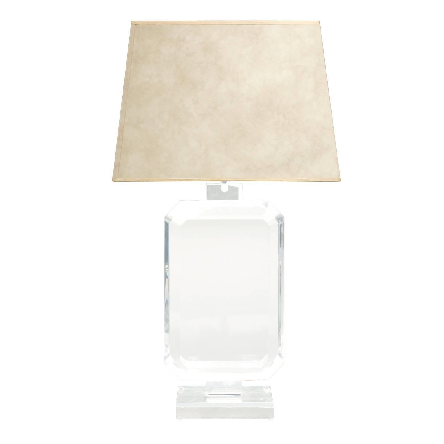 Pair Of Vintage Trefoil Lucite Lamps By Les Prismatiques For At Pair Of Vintage Trefoil Lucite Lamps By Les Prismatiques For At 1stdibs
