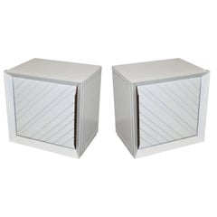 Retro Frigerio 1970s Italian Pair of White Lacquered Wood Side Tables / Nightstands
