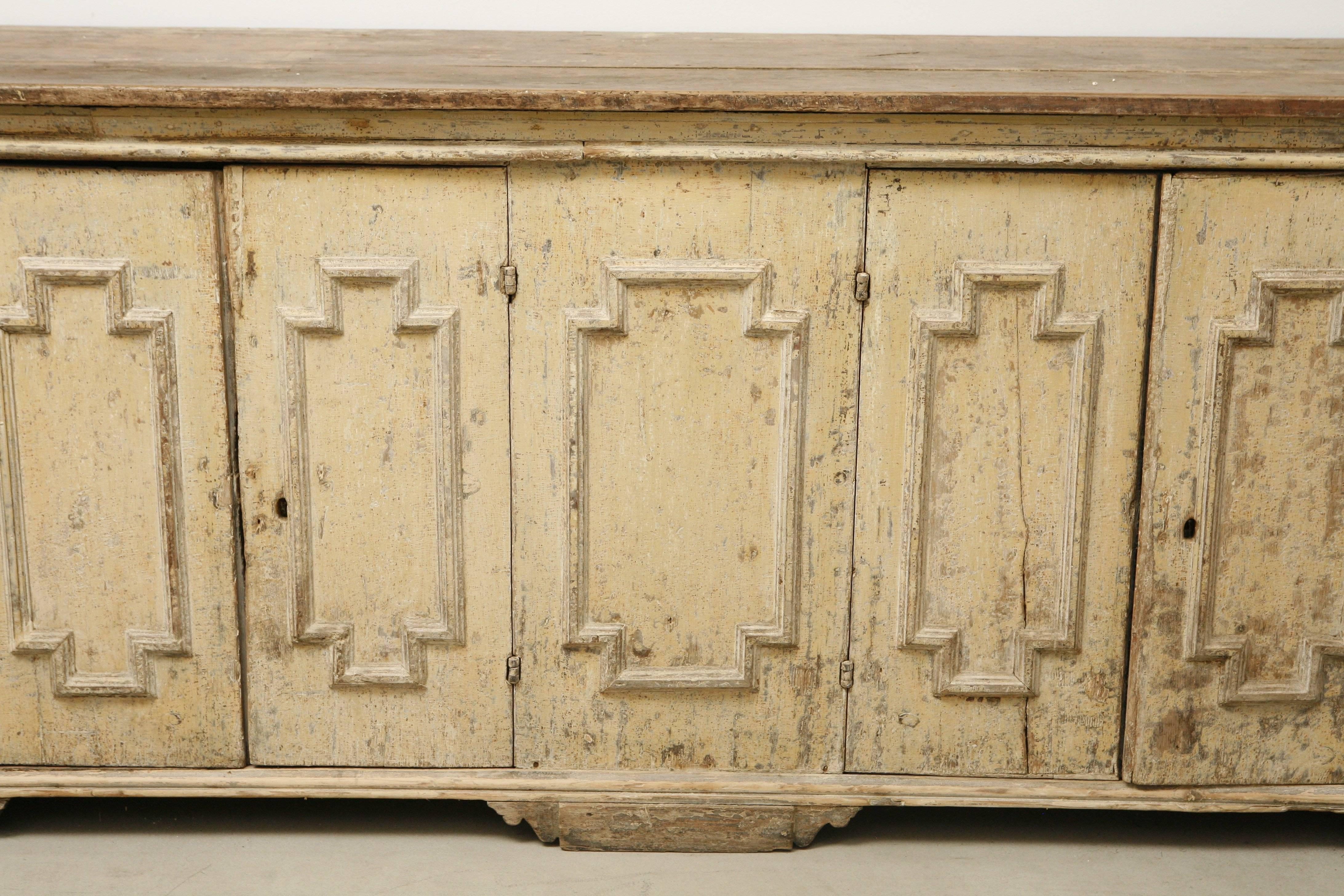18th Century Italian Cream Painted Wood Enfilade Buffet In Good Condition For Sale In Washington, DC