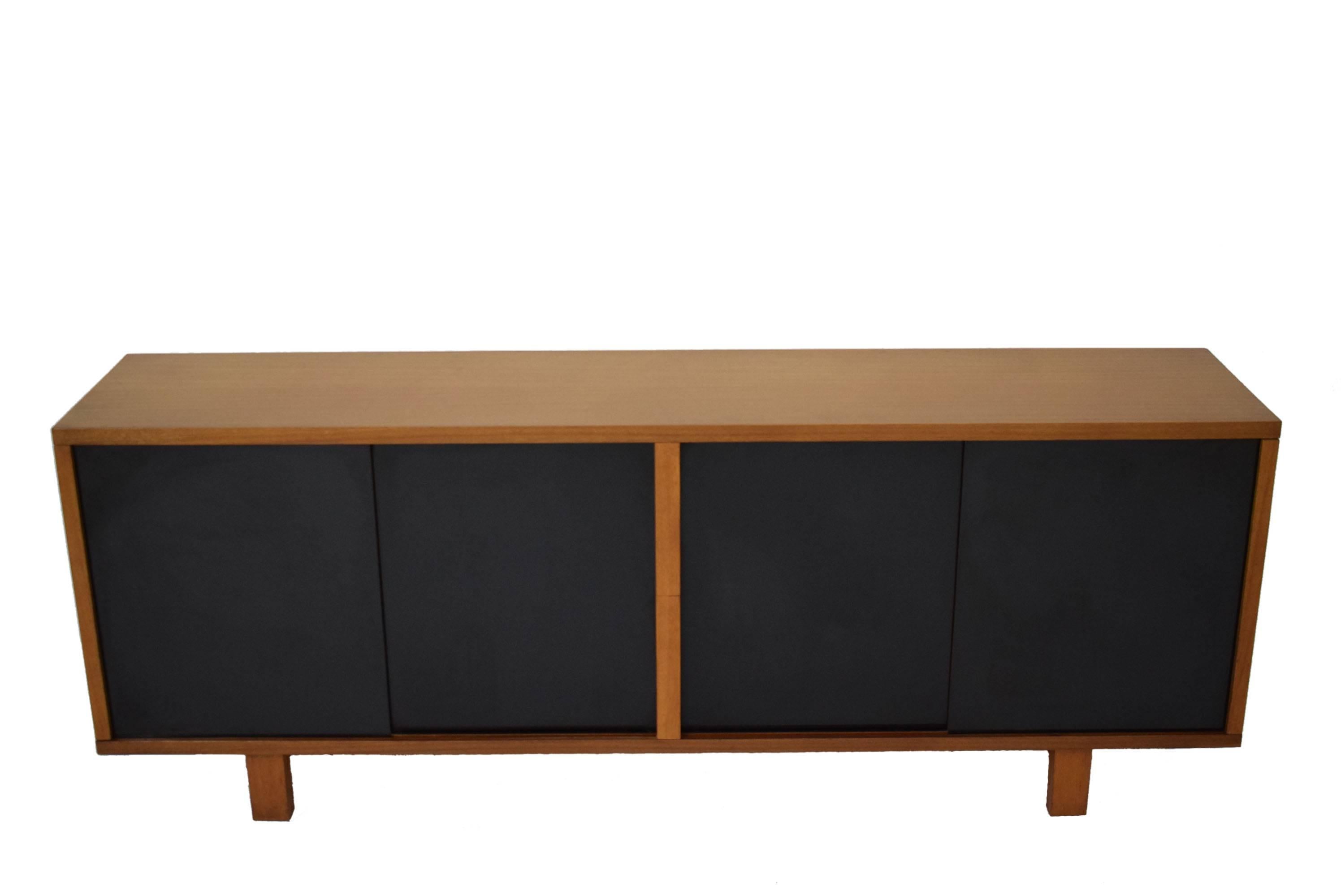 Rare Midcentury Sapele and Black Sliding Door Sideboard For Sale 3