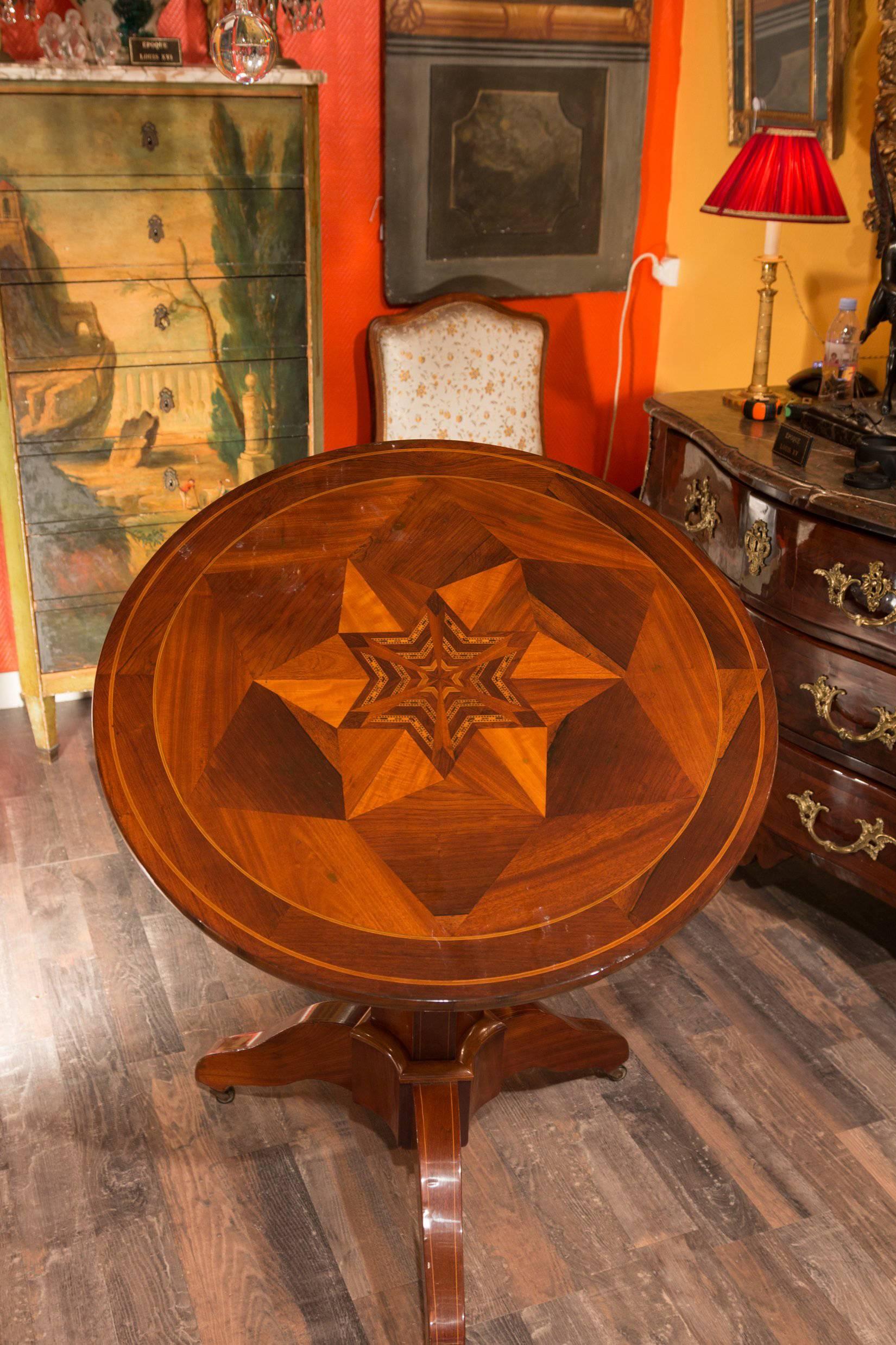 French Early-19th Century, Pedestal Round Tilt Top Table Circa 1830 For Sale 3